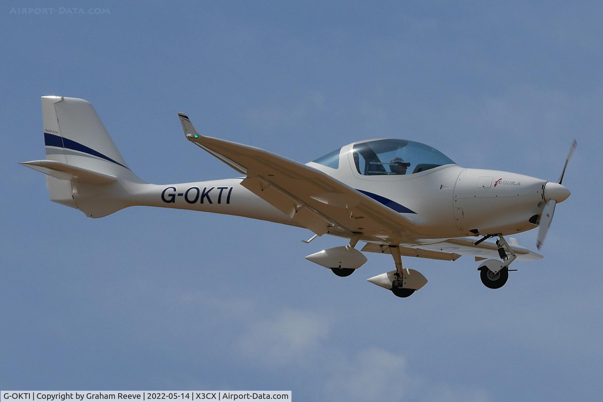 G-OKTI, 2007 Aquila A210 (AT01) C/N AT01-172, Landing at Northrepps.
