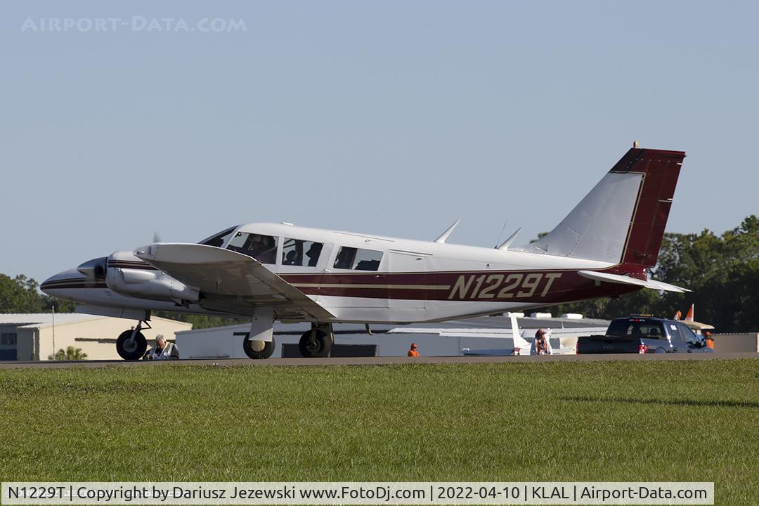 N1229T, 1972 Piper PA-34-200 C/N 34-7250267, Piper PA-34-200 Seneca I  C/N 34-7250267 , N1229T