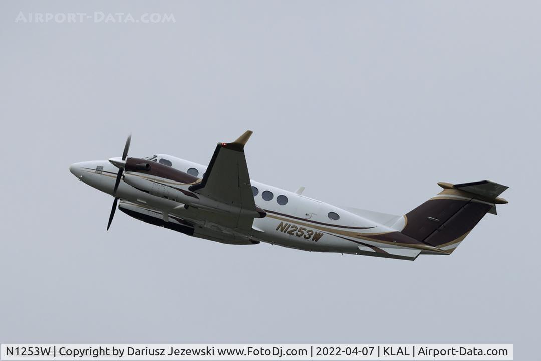 N1253W, 2001 Raytheon 350 Super King Air (B300) C/N FL-330, Hawker Beechcraft Corp B300  C/N FL-790, N1253W
