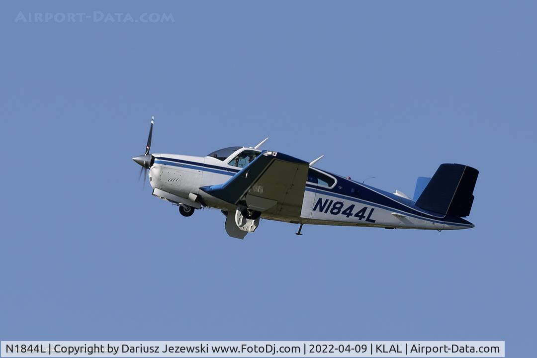 N1844L, 1976 Beech V35B Bonanza C/N D-9880, Beech V35B Bonanza  C/N D-9880, N1844L