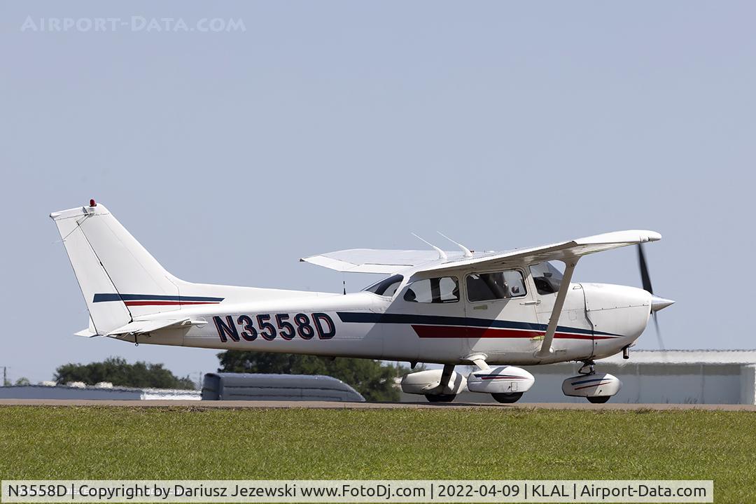N3558D, 2001 Cessna 172S C/N 172S8868, Cessna 172S Skyhawk  C/N 172S8868 , N3558D