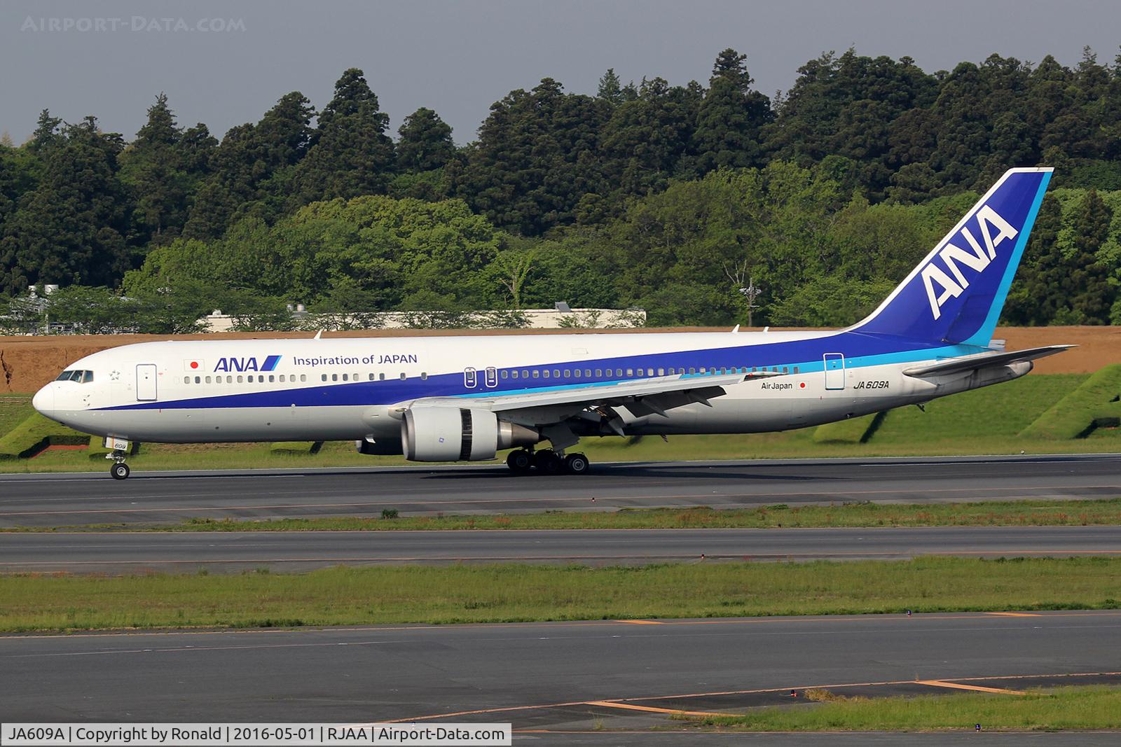 JA609A, 2002 Boeing 767-381/ER C/N 32978, at nrt
