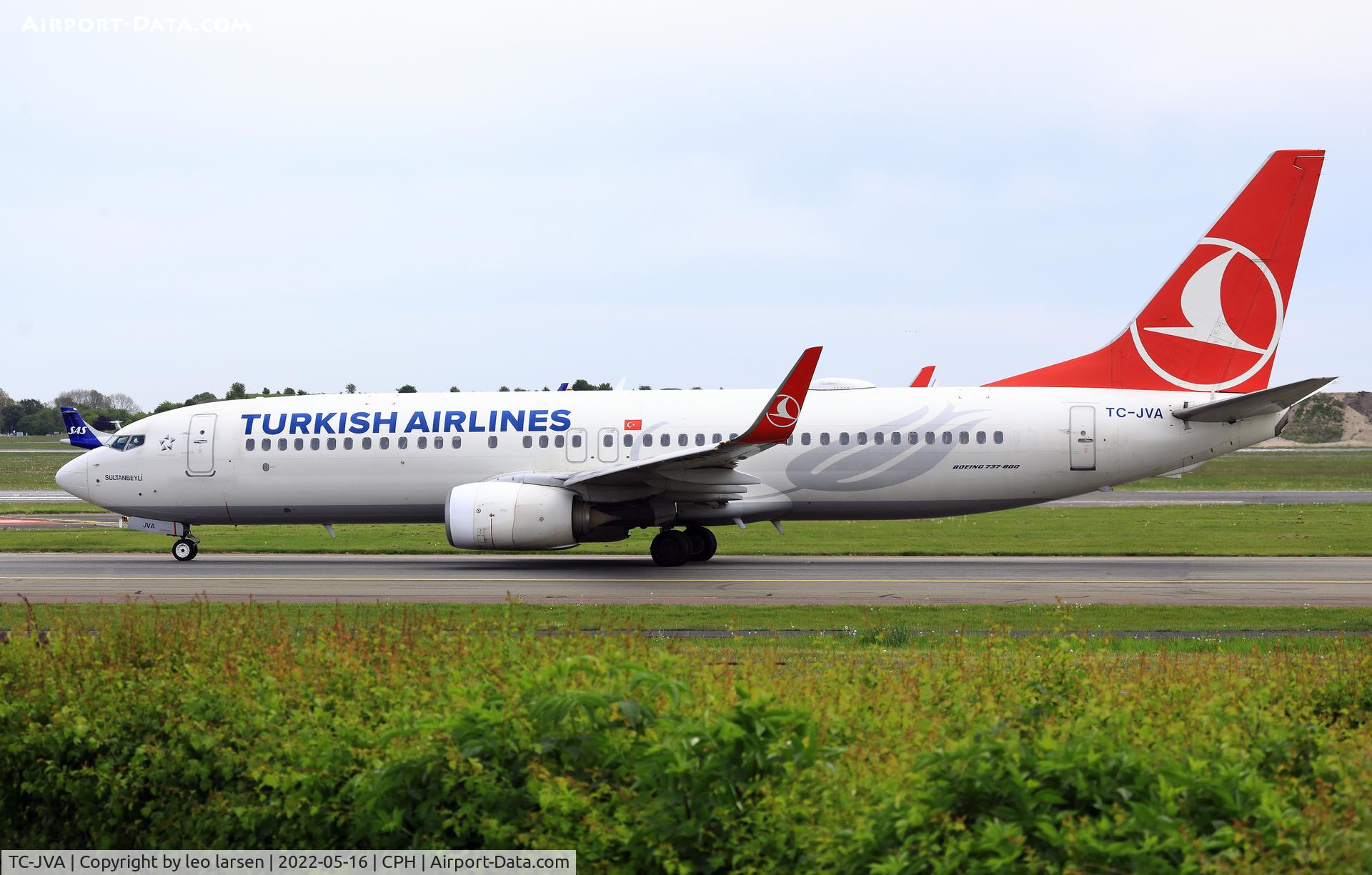 TC-JVA, 2014 Boeing 737-8F2 C/N 40988, Copenhagen 16.5.2022 on Taxiway 1