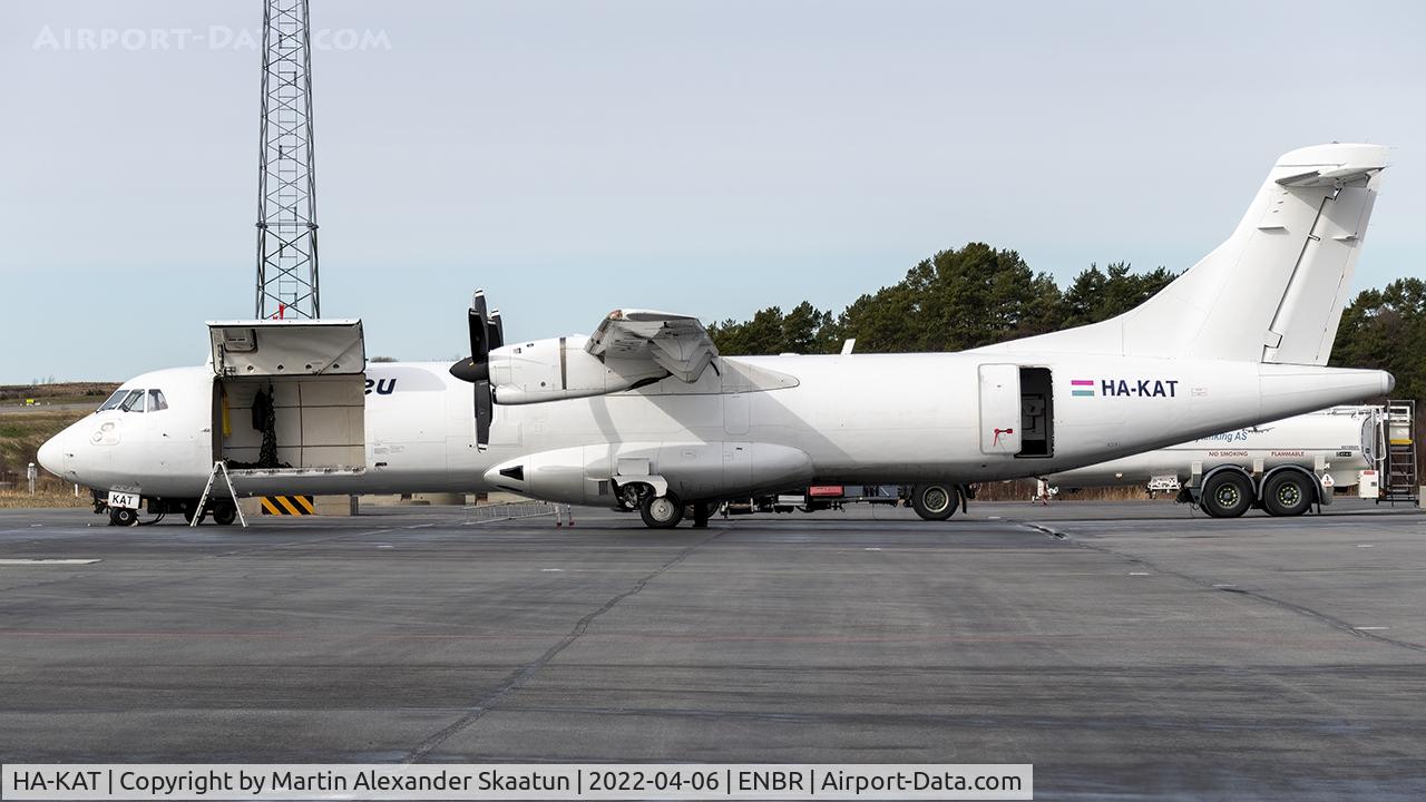 HA-KAT, 1989 ATR 72-201 C/N 108, Parked at the de-ice platform.