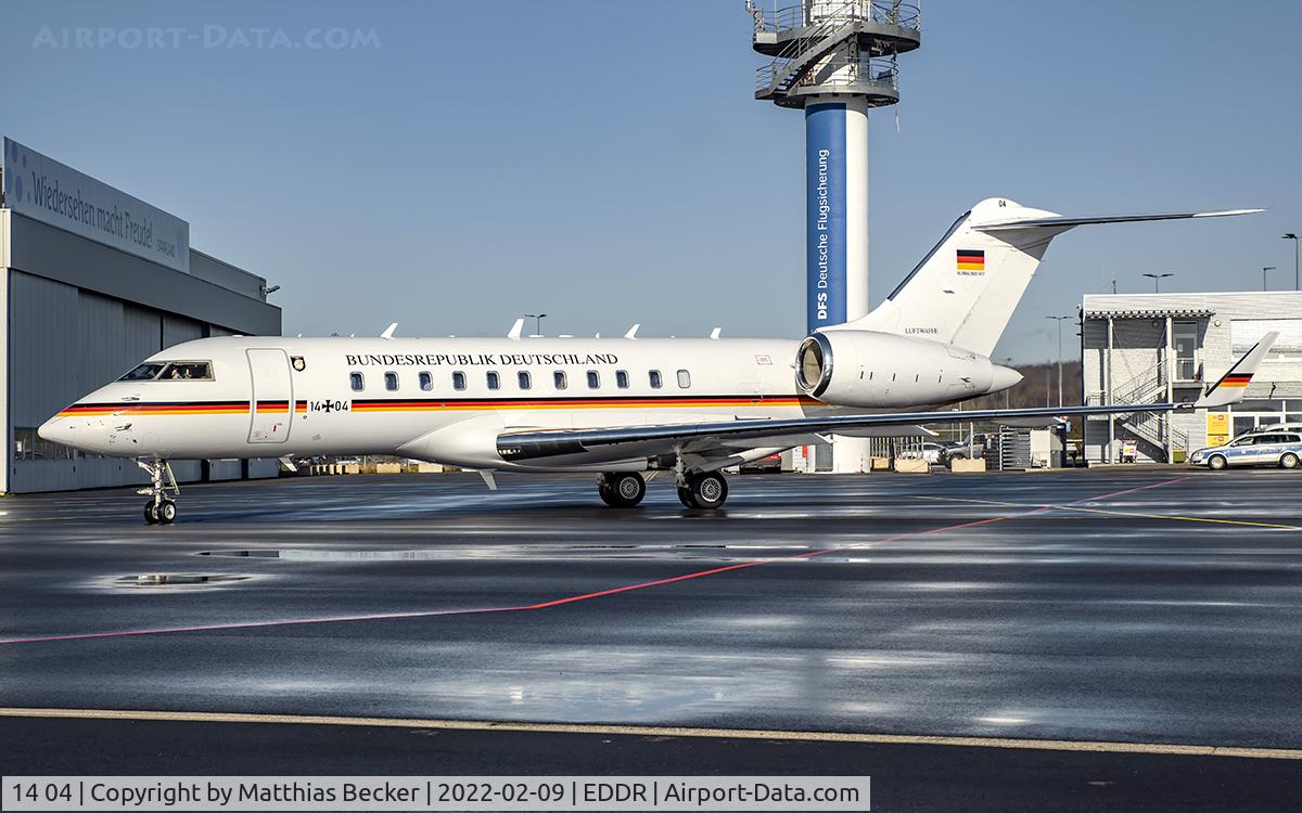 14 04, 2011 Bombardier BD-700-1A11 Global 5000 C/N 9417, 14+04