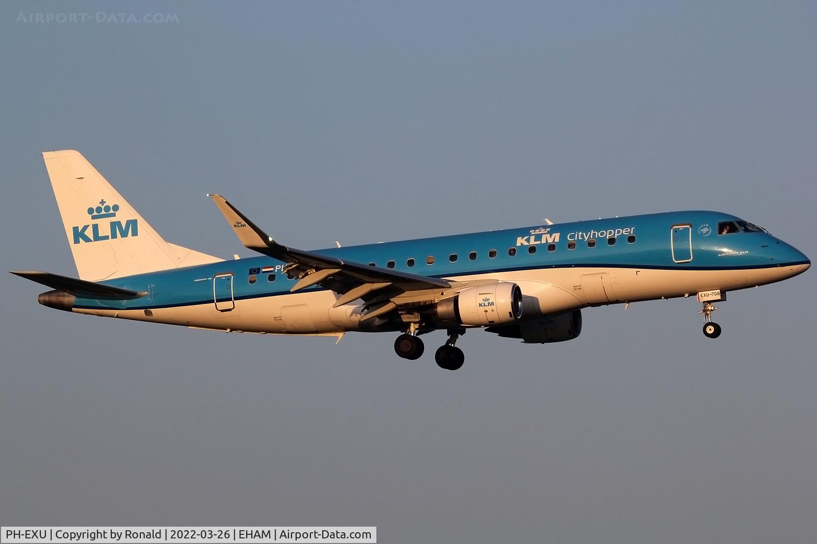 PH-EXU, 2018 Embraer 175STD (ERJ-170-200) C/N 17000708, at spl