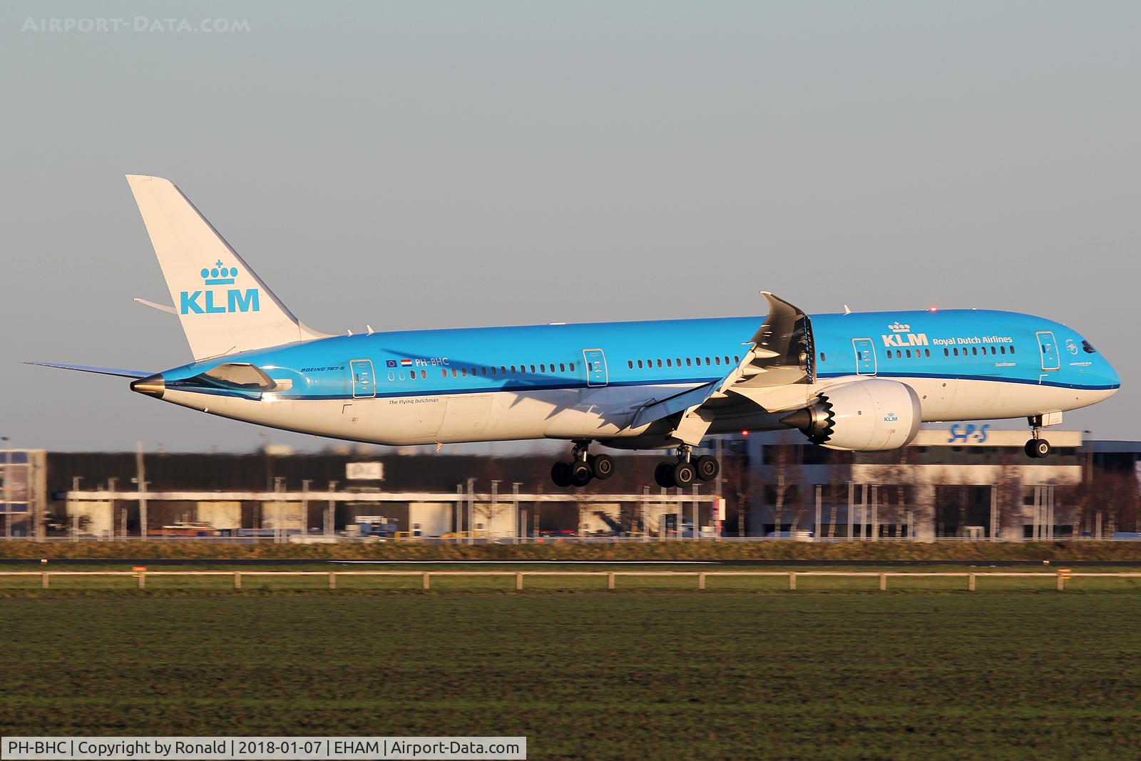 PH-BHC, 2015 Boeing 787-9 Dreamliner C/N 38760, at spl