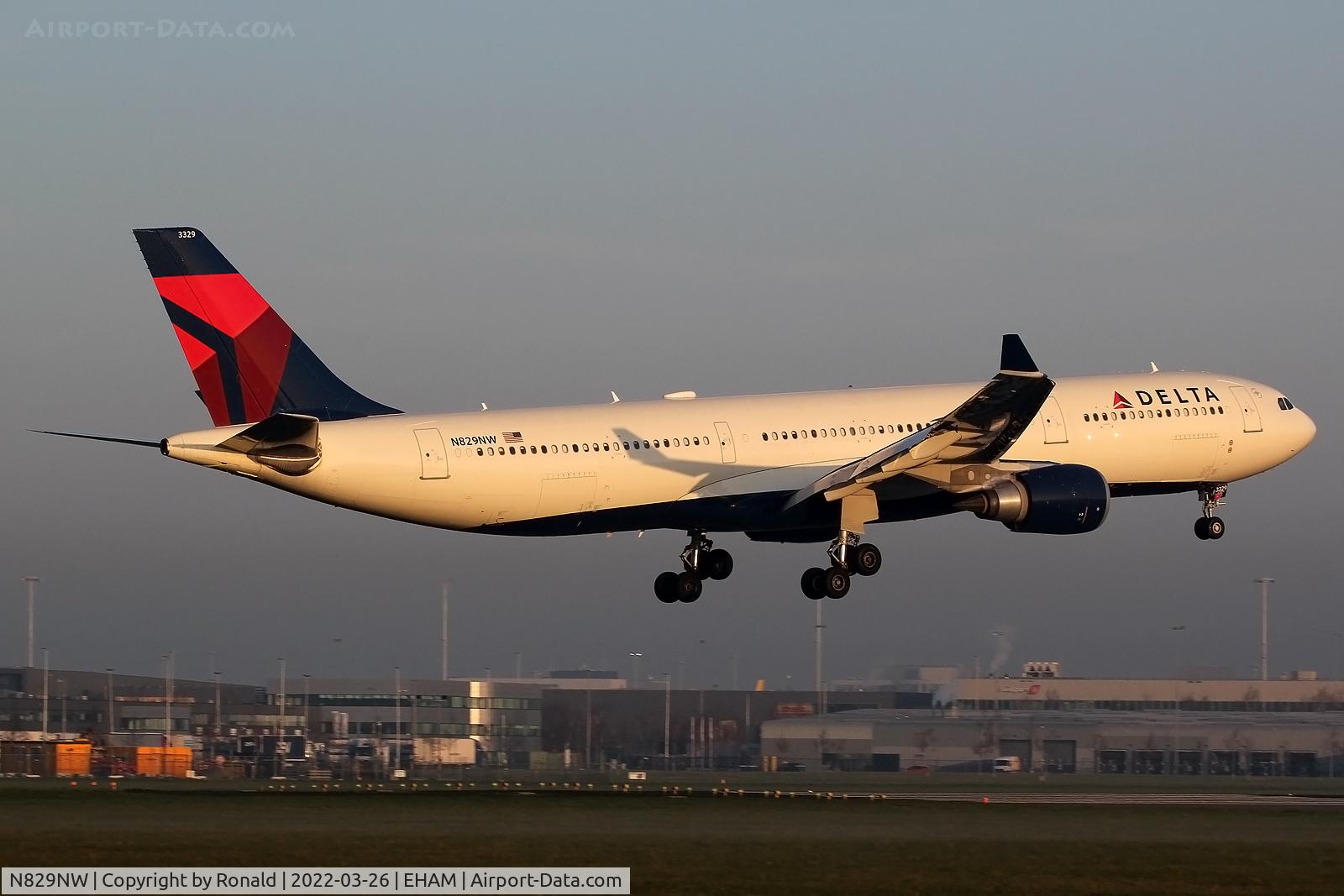 N829NW, 2016 Airbus A330-302 C/N 1721, aty spl