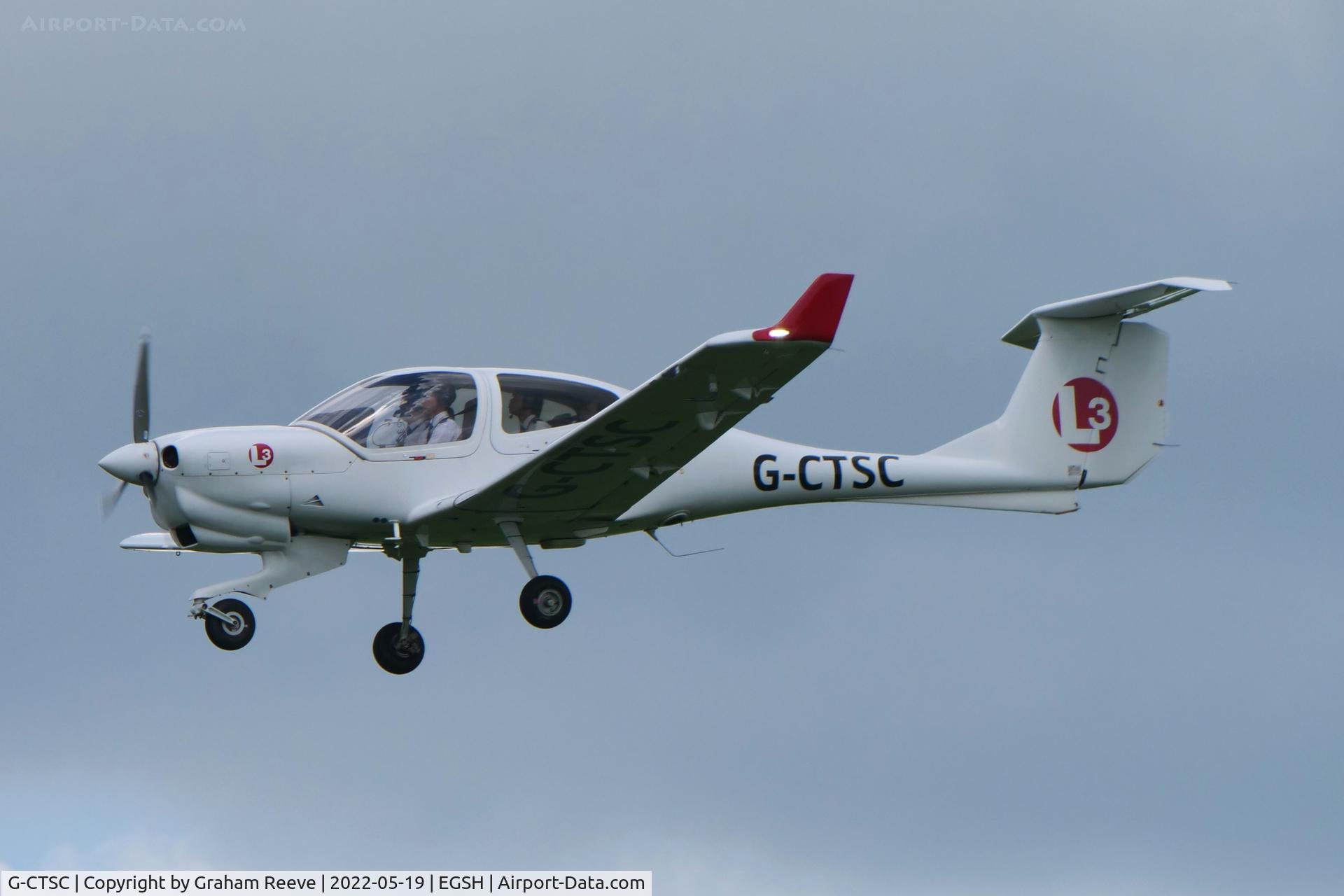 G-CTSC, 2016 Diamond DA-40NG Diamond Star C/N 40.N307, On approach to Norwich.