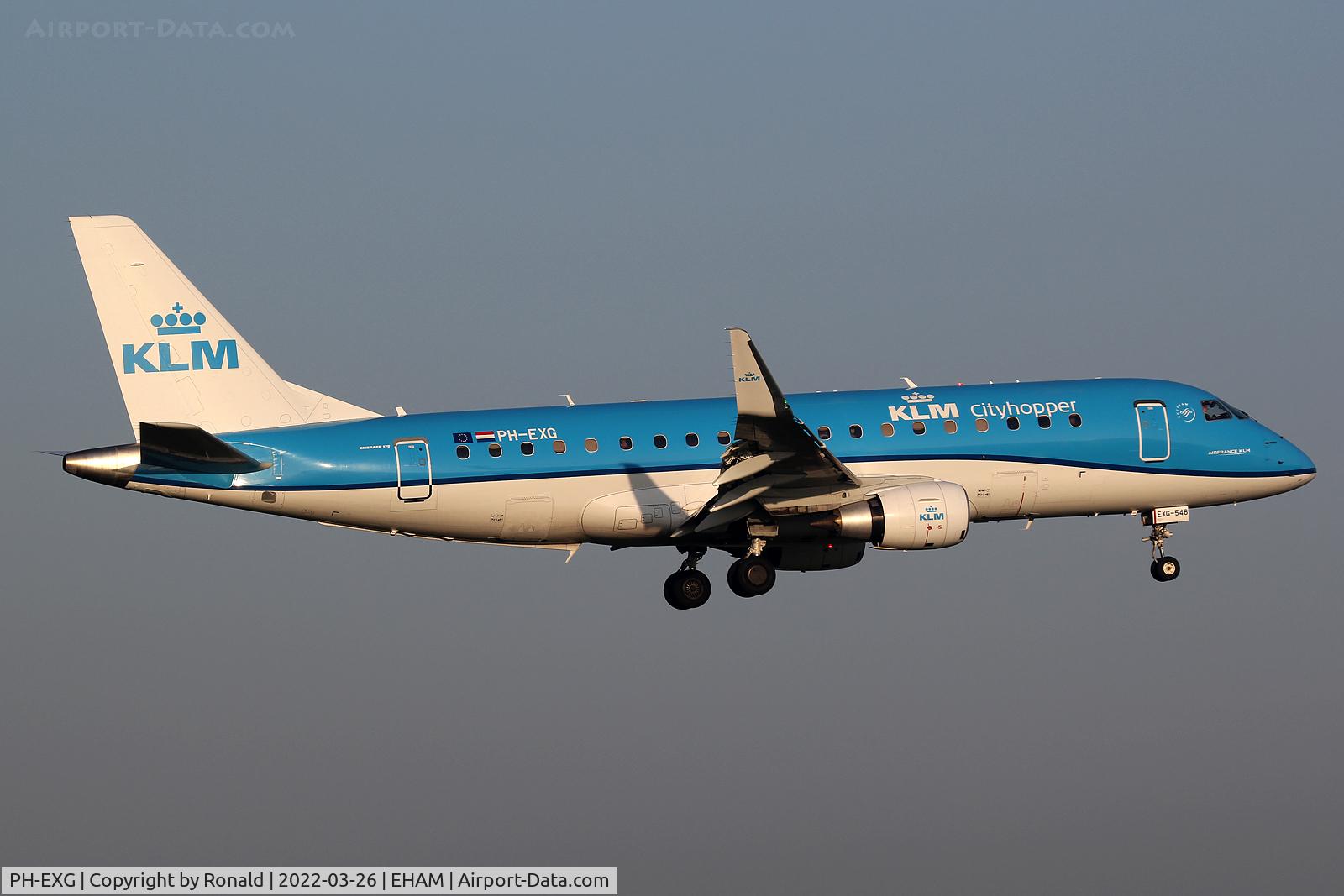 PH-EXG, 2016 Embraer 175STD (ERJ-170-200) C/N 17000546, at spl