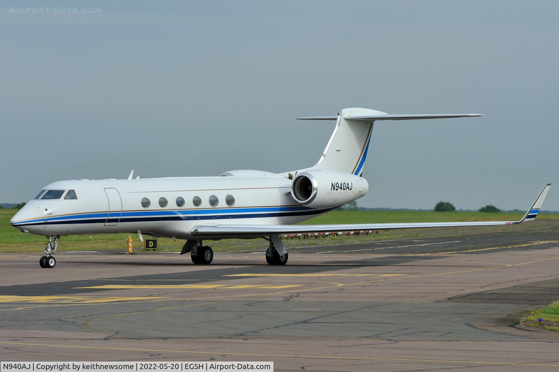 N940AJ, 1999 Gulfstream Aerospace G-V C/N 565, Arriving at Norwich from Teterboro, New Jersey.