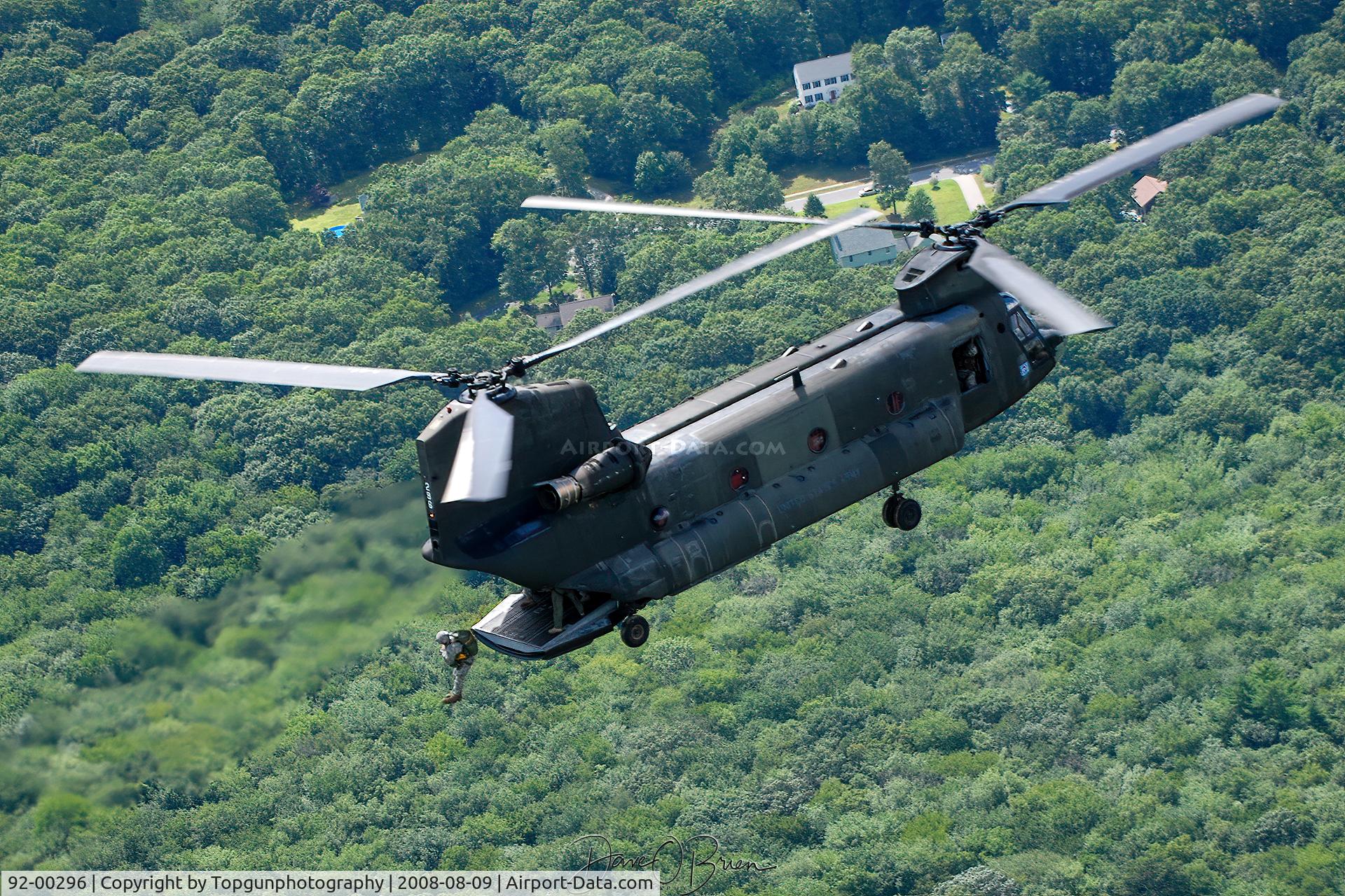 92-00296, 1993 Boeing CH-47D C/N M3437, Jumpers Away!