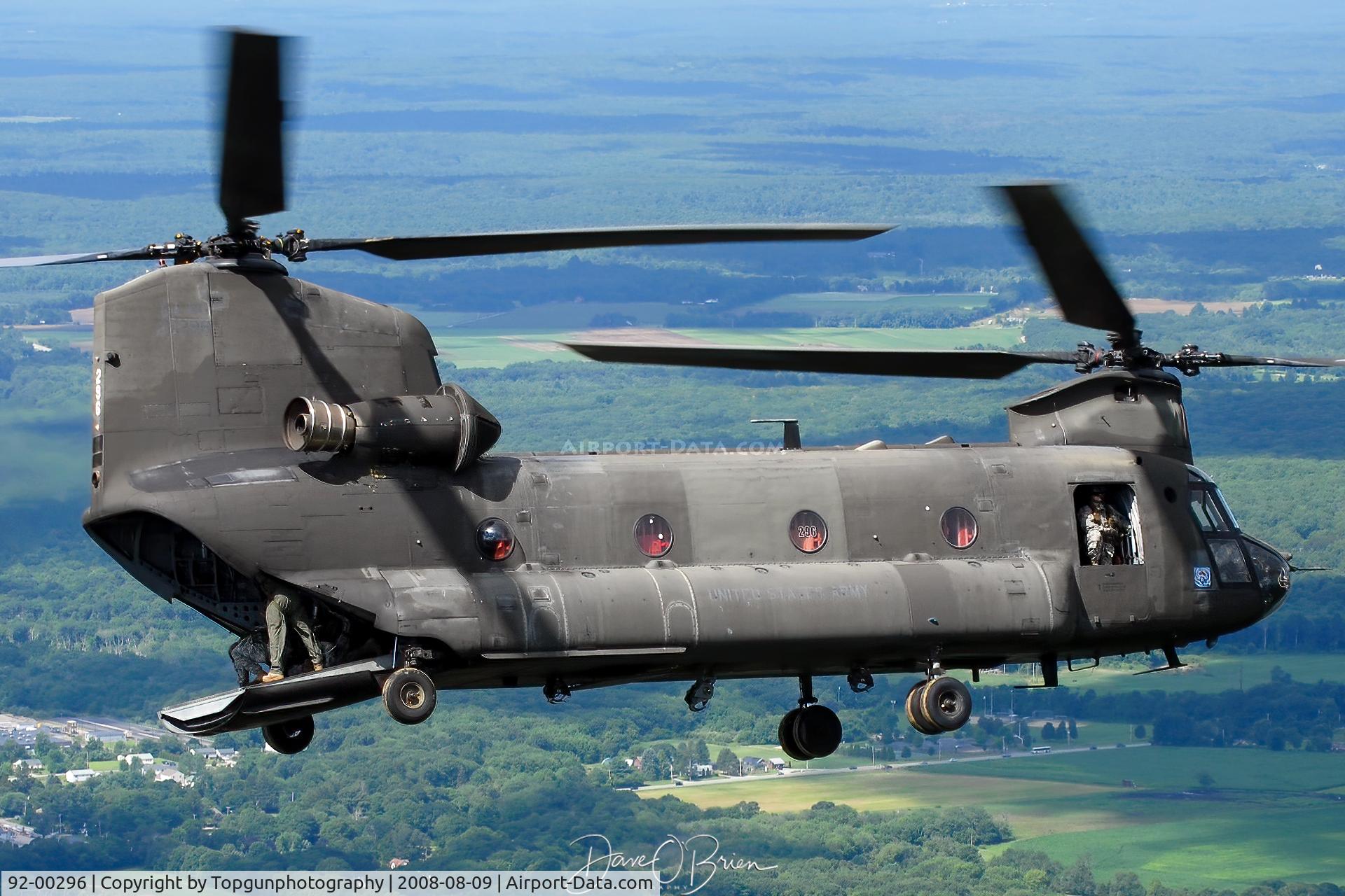 92-00296, 1993 Boeing CH-47D C/N M3437, coming around to make another pass to the drop zone
