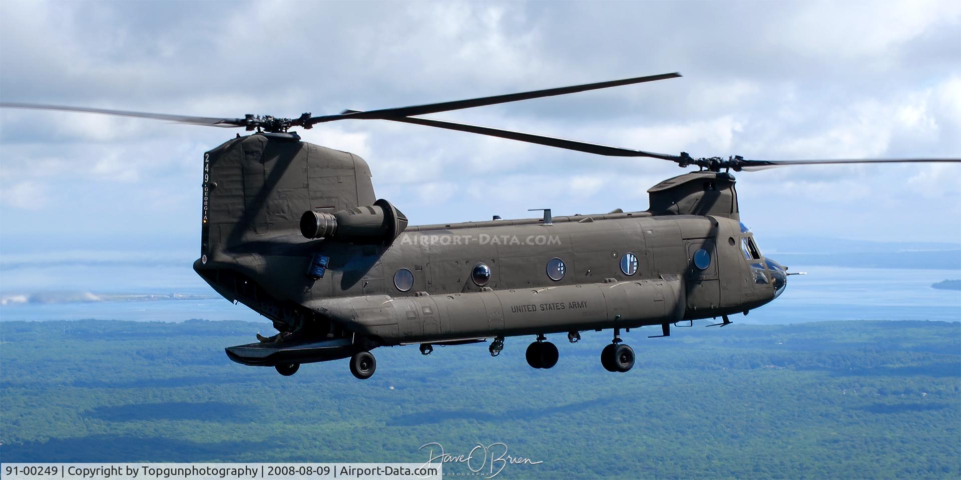 91-00249, 1992 Boeing CH-47D Chinook C/N M3398, coming off a drop zone pass