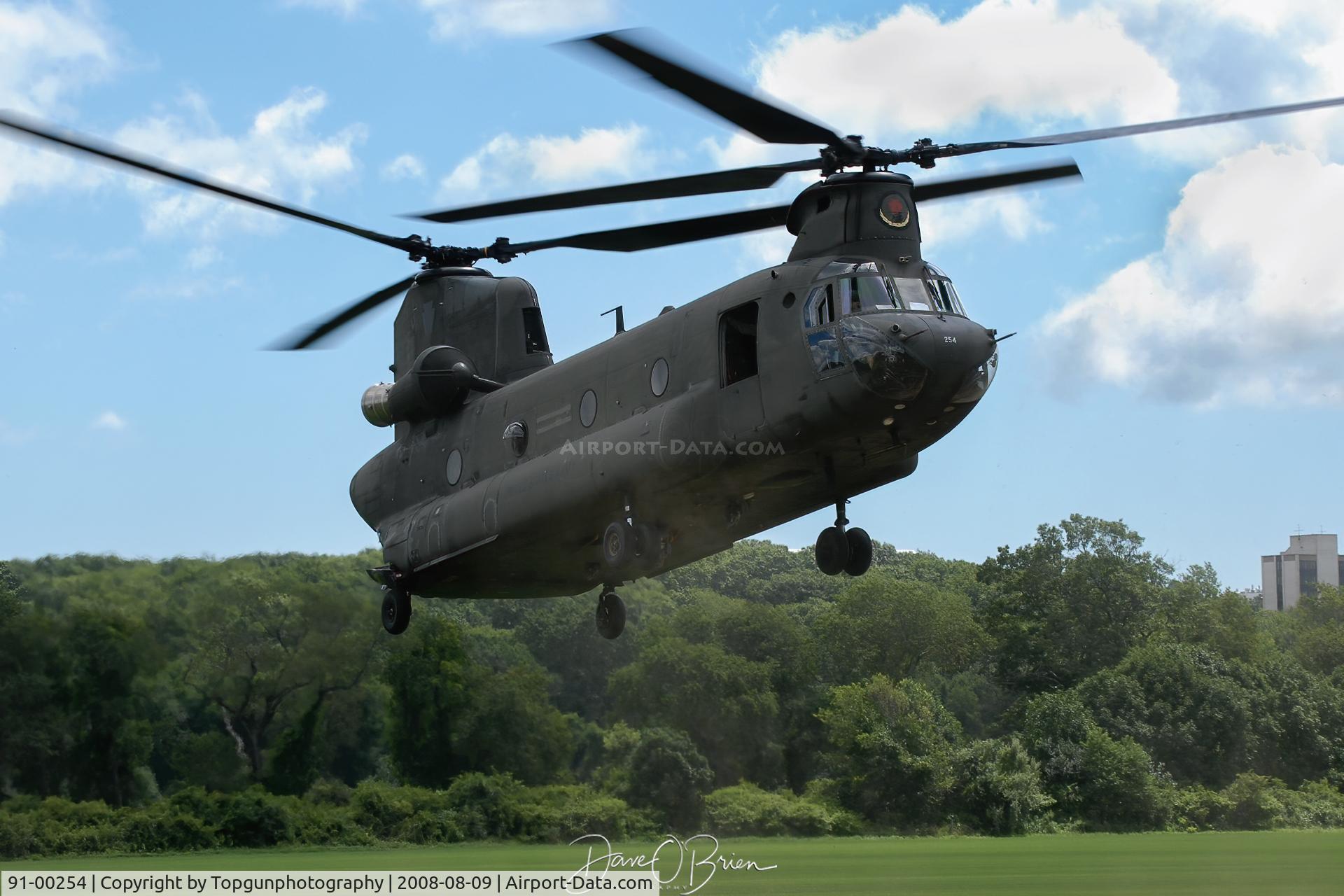 91-00254, 1991 Boeing Vertol CH-47D Chinook C/N M.3403, Coming in hot