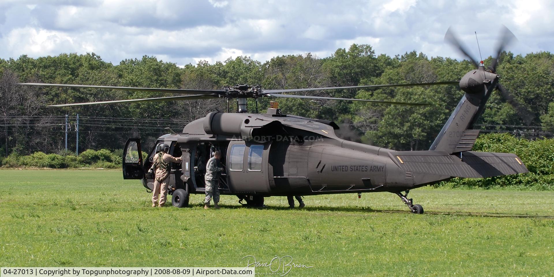 04-27013, Sikorsky UH-60L Black Hawk C/N Not found 04-27013, Media ship loading up