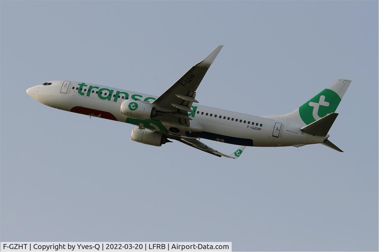 F-GZHT, 2015 Boeing 737-85R C/N 41332/5392, Boeing 737-85R, Take off rwy 25L, Brest-Bretagne airport (LFRB-BES)