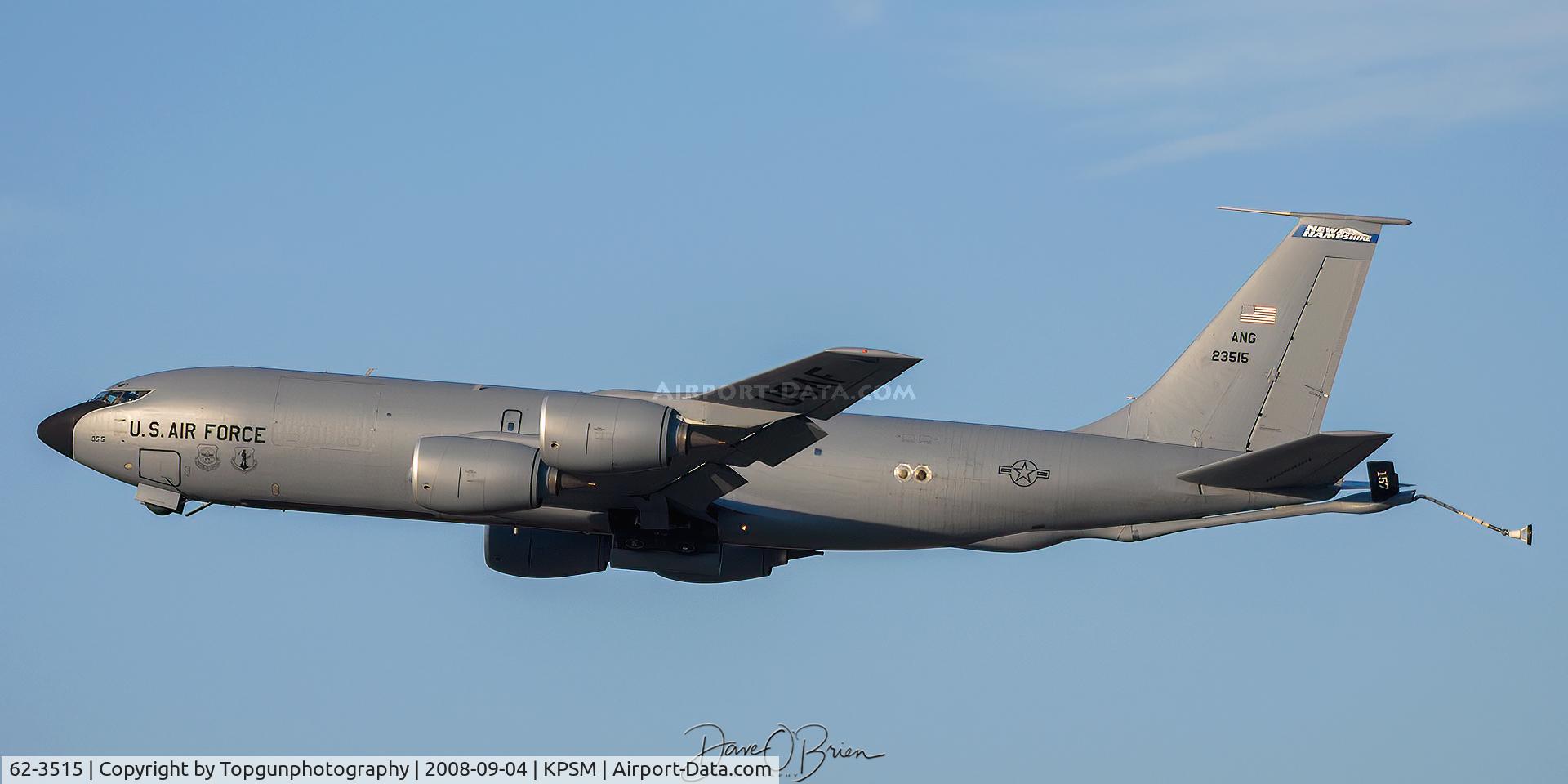 62-3515, 1962 Boeing KC-135R Stratotanker C/N 18498, GOLD05 departing with MAZDA40 flight of 2 Hornets