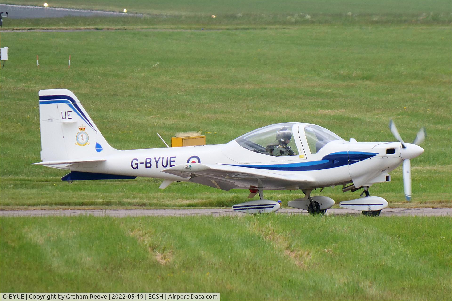 G-BYUE, 1999 Grob G-115E Tutor T1 C/N 82090/E, Departing from Norwich.