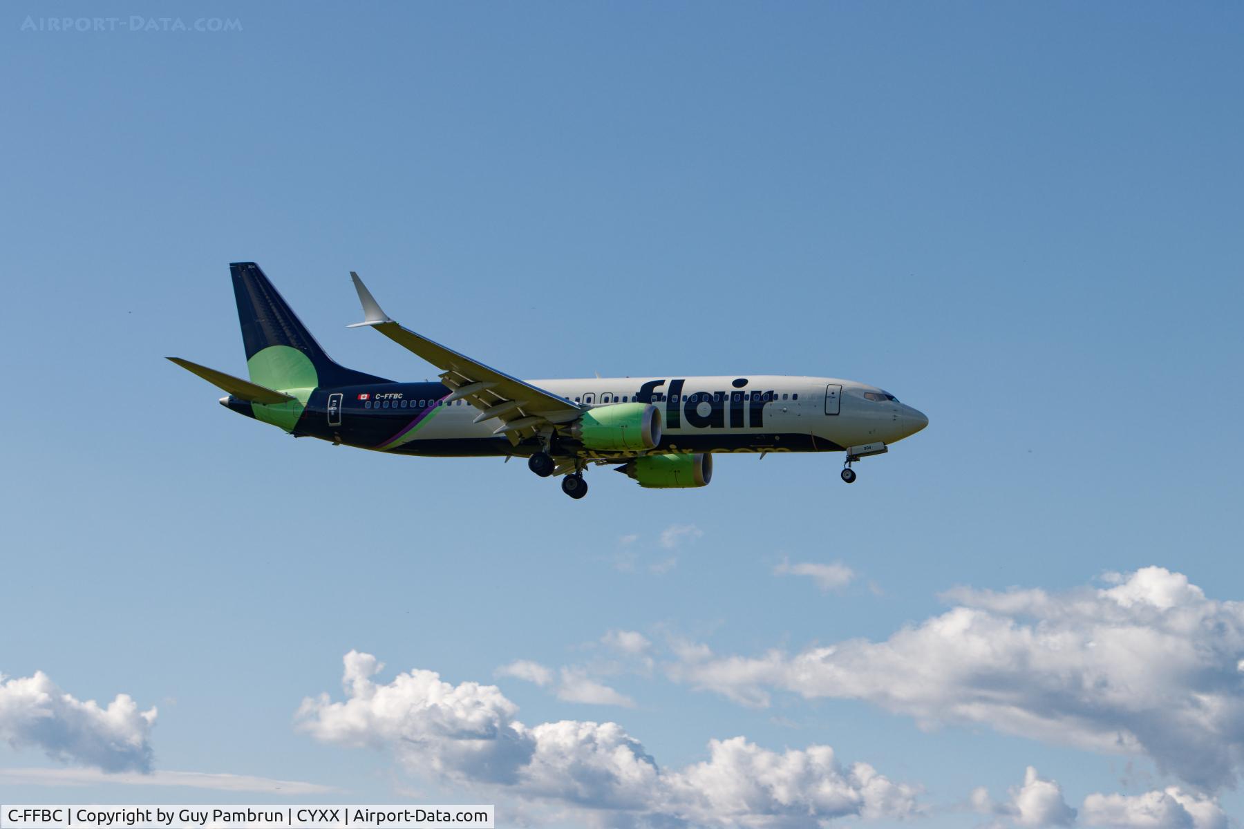 C-FFBC, 2021 Boeing 737-8 C/N 61805, Landing on 07