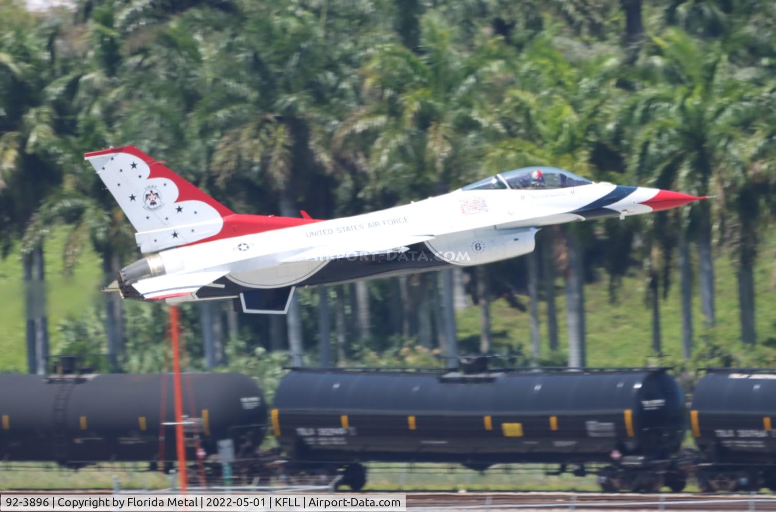 92-3896, General Dynamics F-16CJ Fighting Falcon C/N CC-138, FLL 2022