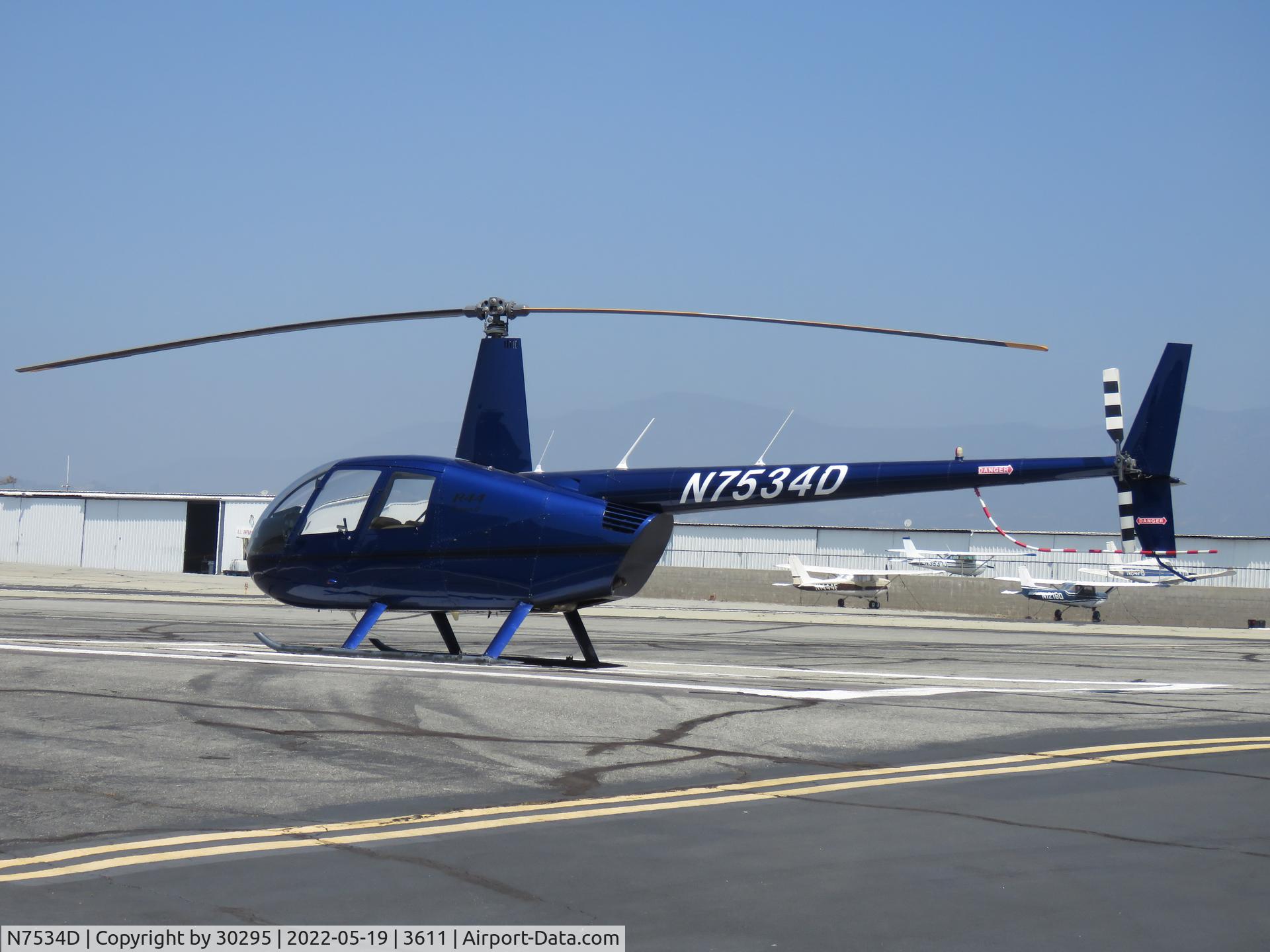 N7534D, 2005 Robinson R44 II C/N 10780, East side