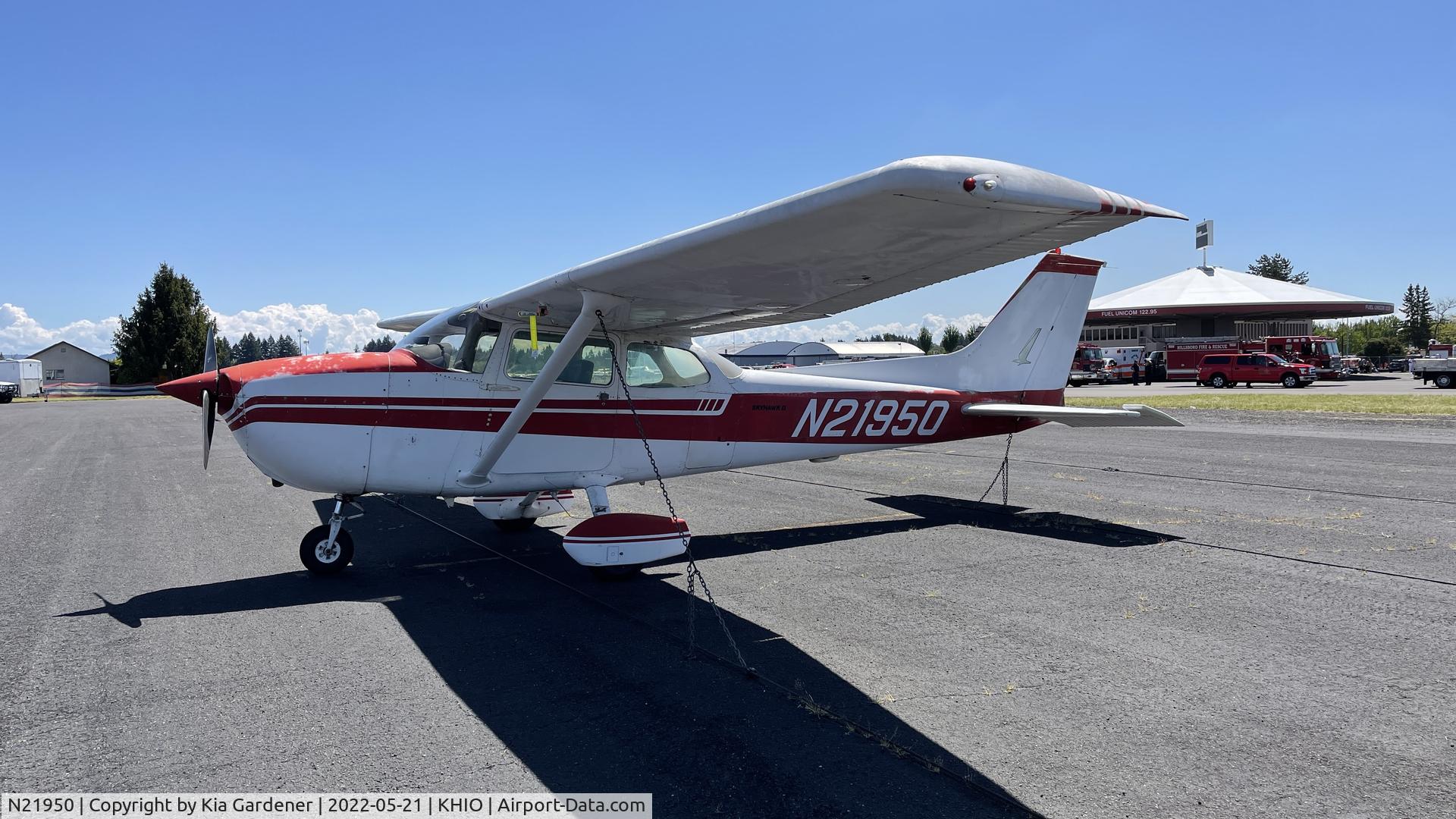 N21950, 1975 Cessna 172M C/N 17264046, Photo taken at KHIO, during the 2022 Hillsboro Airshow.