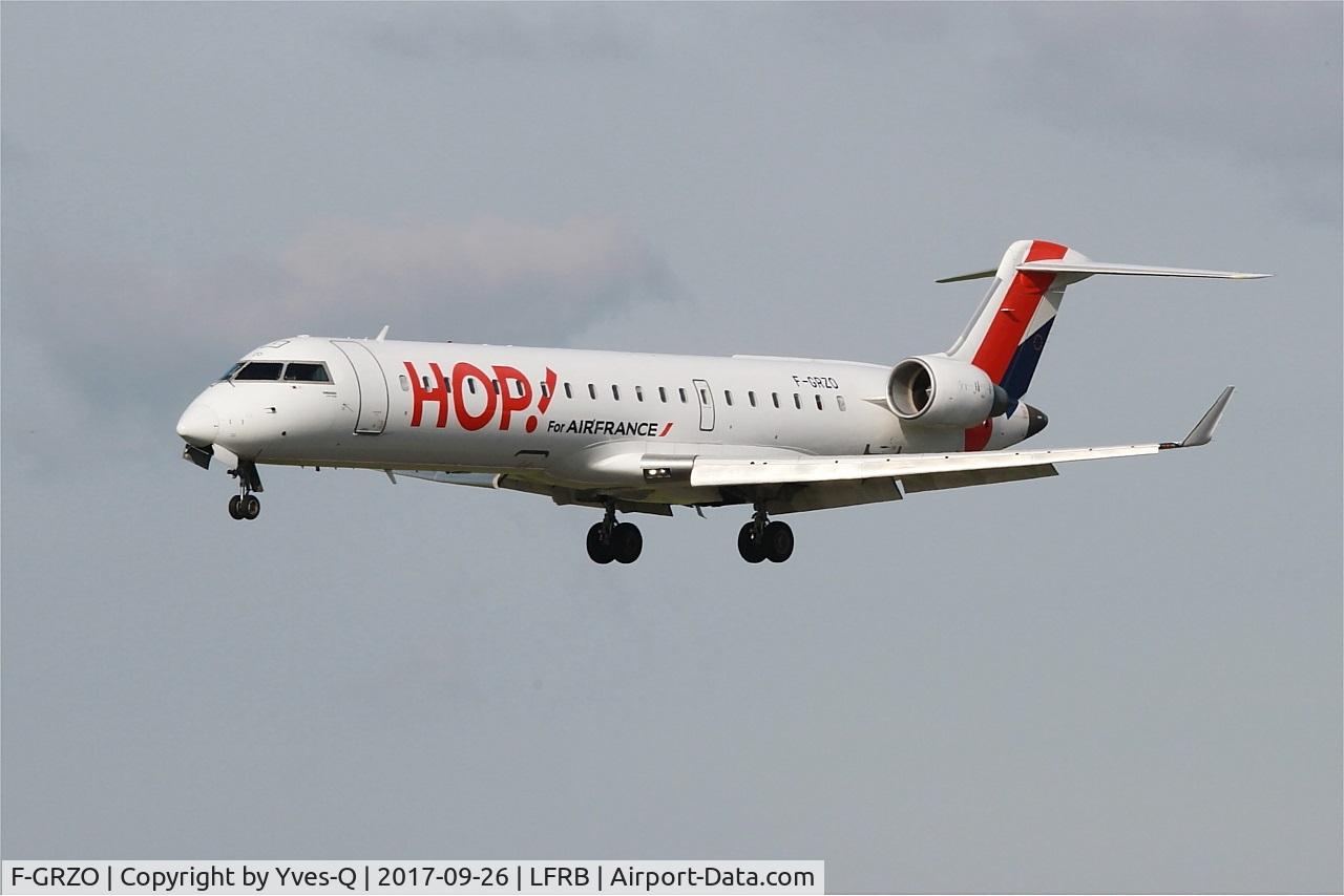 F-GRZO, 2007 Canadair CRJ-700 (CL-600-2C10) Regional Jet C/N 10265, Canadair Regional Jet CRJ-700, Short Approach Rwy 25L, Brest-Bretagne Airport (LFRB-BES)