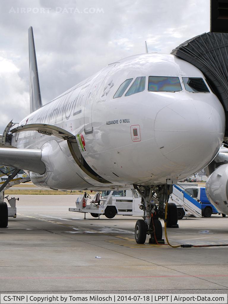 CS-TNP, 2004 Airbus A320-214 C/N 2178, 