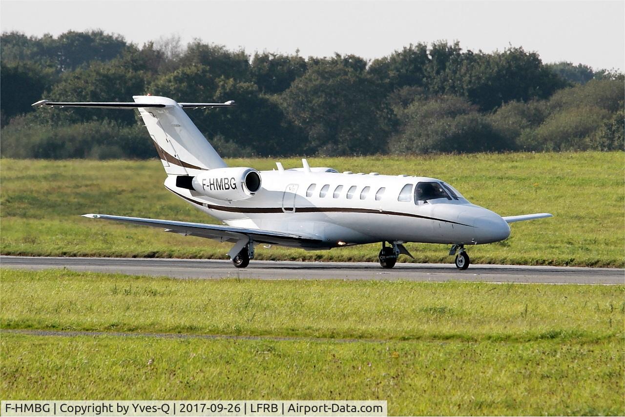 F-HMBG, 2003 Cessna 525A CitationJet CJ2 C/N 525A-0142, Cessna 525A CitationJet CJ2, Taxiing rwy 25L, Brest-Bretagne airport (LFRB-BES)