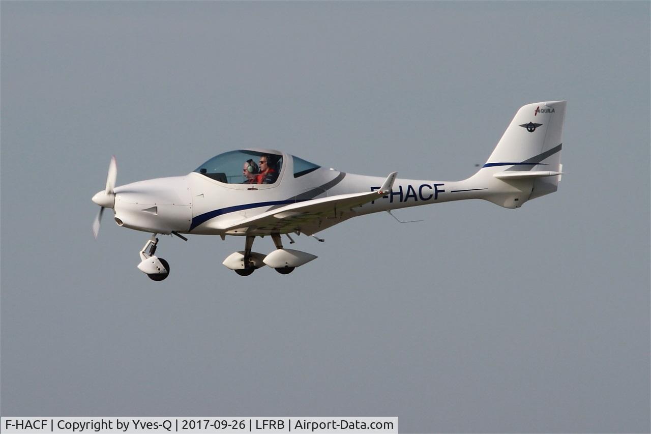 F-HACF, Aquila A210 (AT01) C/N AT01-125, Aquila A210 (AT01), Short approach rwy 25L, Brest-Bretagne airport (LFRB-BES)