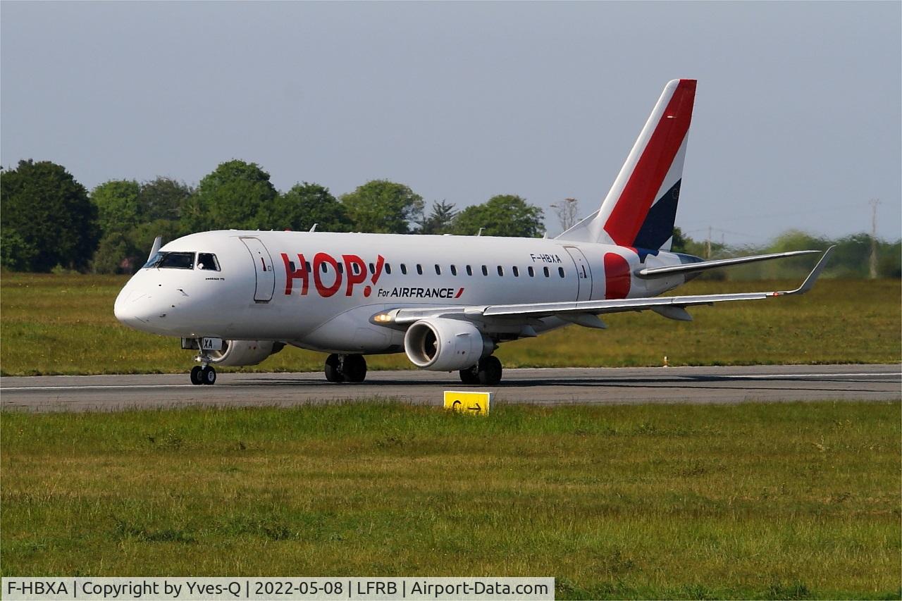 F-HBXA, 2008 Embraer 170LR (ERJ-170-100LR) C/N 17000237, Embraer 170LR, Taxiing rwy 07R, Brest-Bretagne Airport (LFRB-BES)