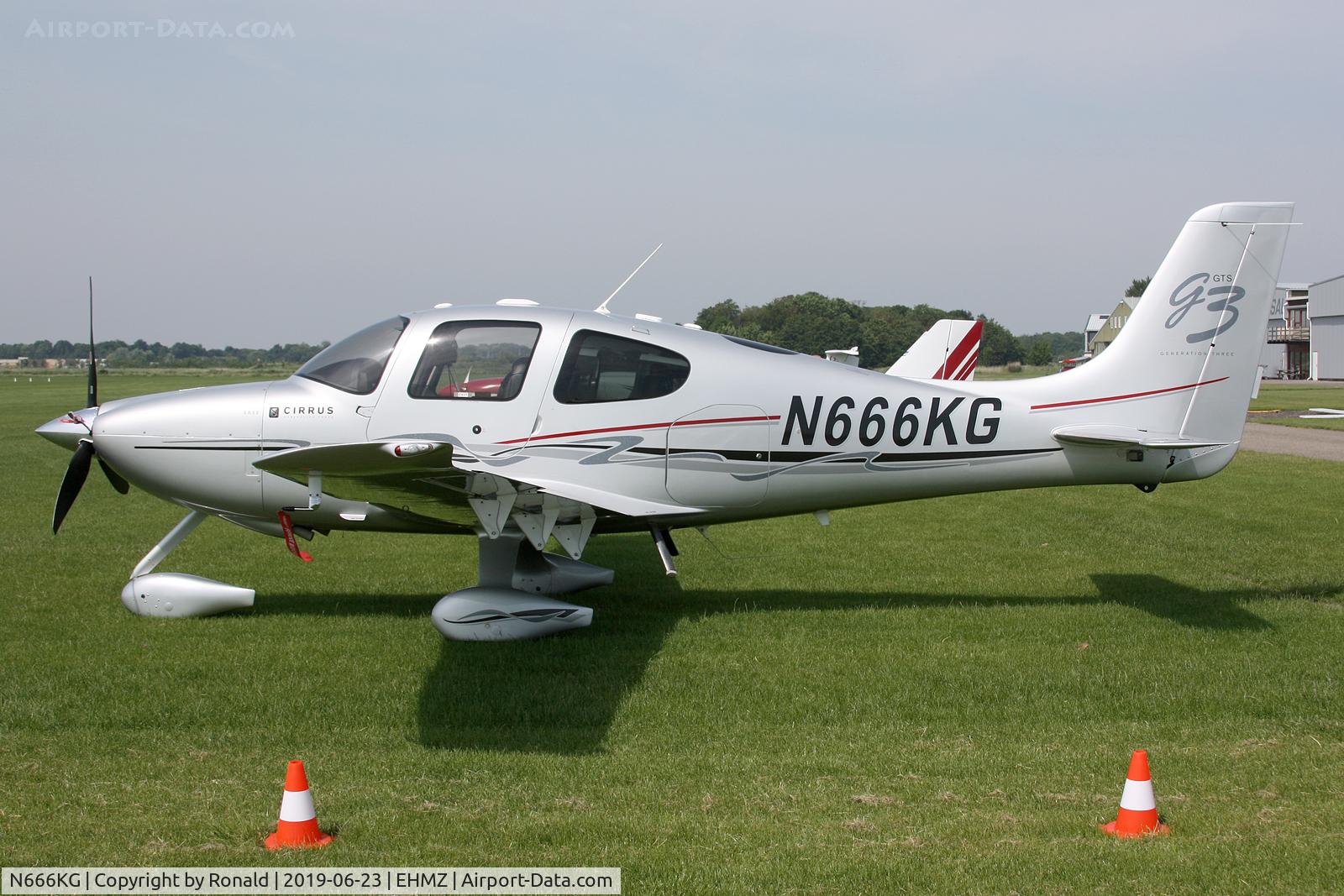 N666KG, 2007 Cirrus SR22 C/N 2488, at ehmz