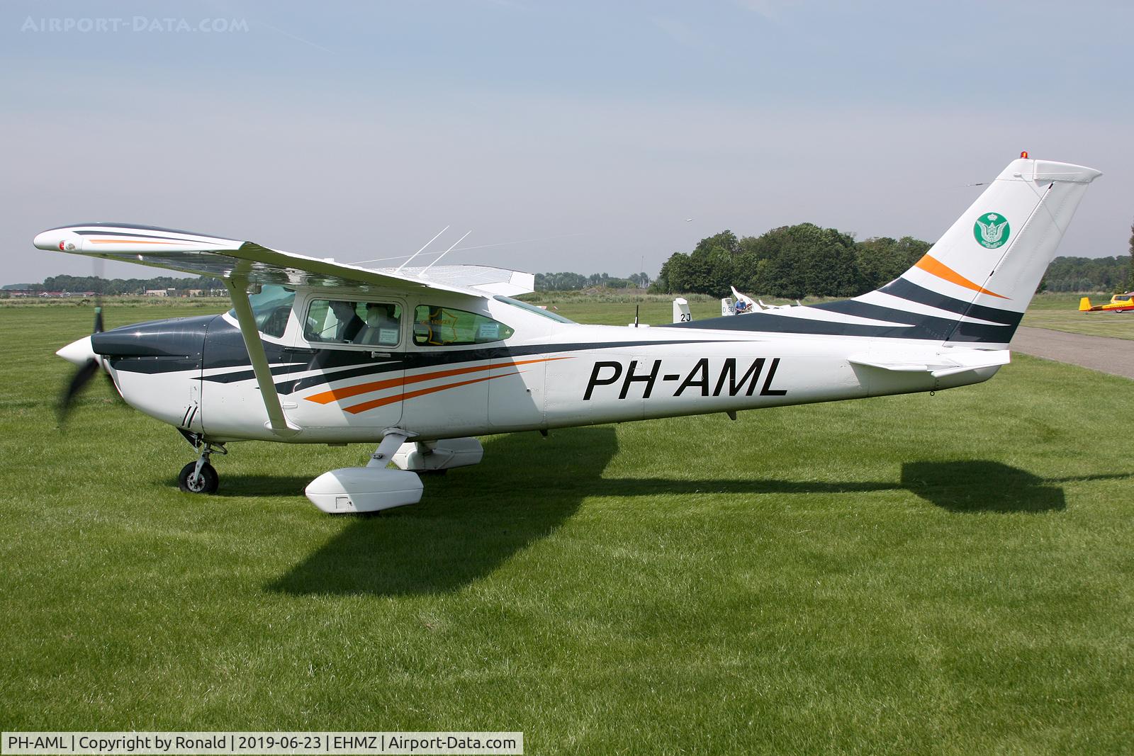 PH-AML, Cessna 182R Skylane Skylane C/N 18267739, at ehmz