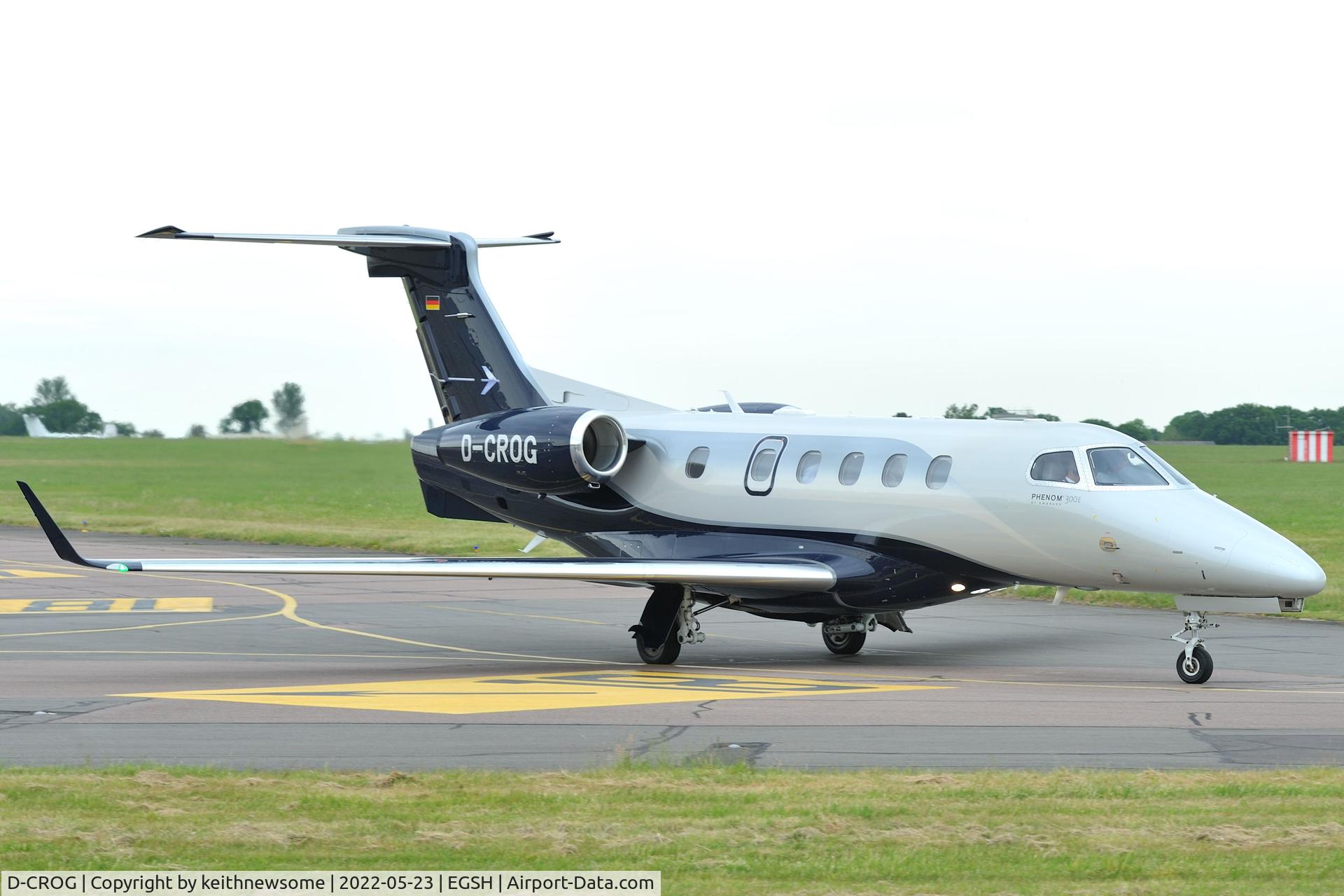 D-CROG, 2019 Embraer EMB-505 Phenom 300 C/N 50500511, Leaving Norwich.