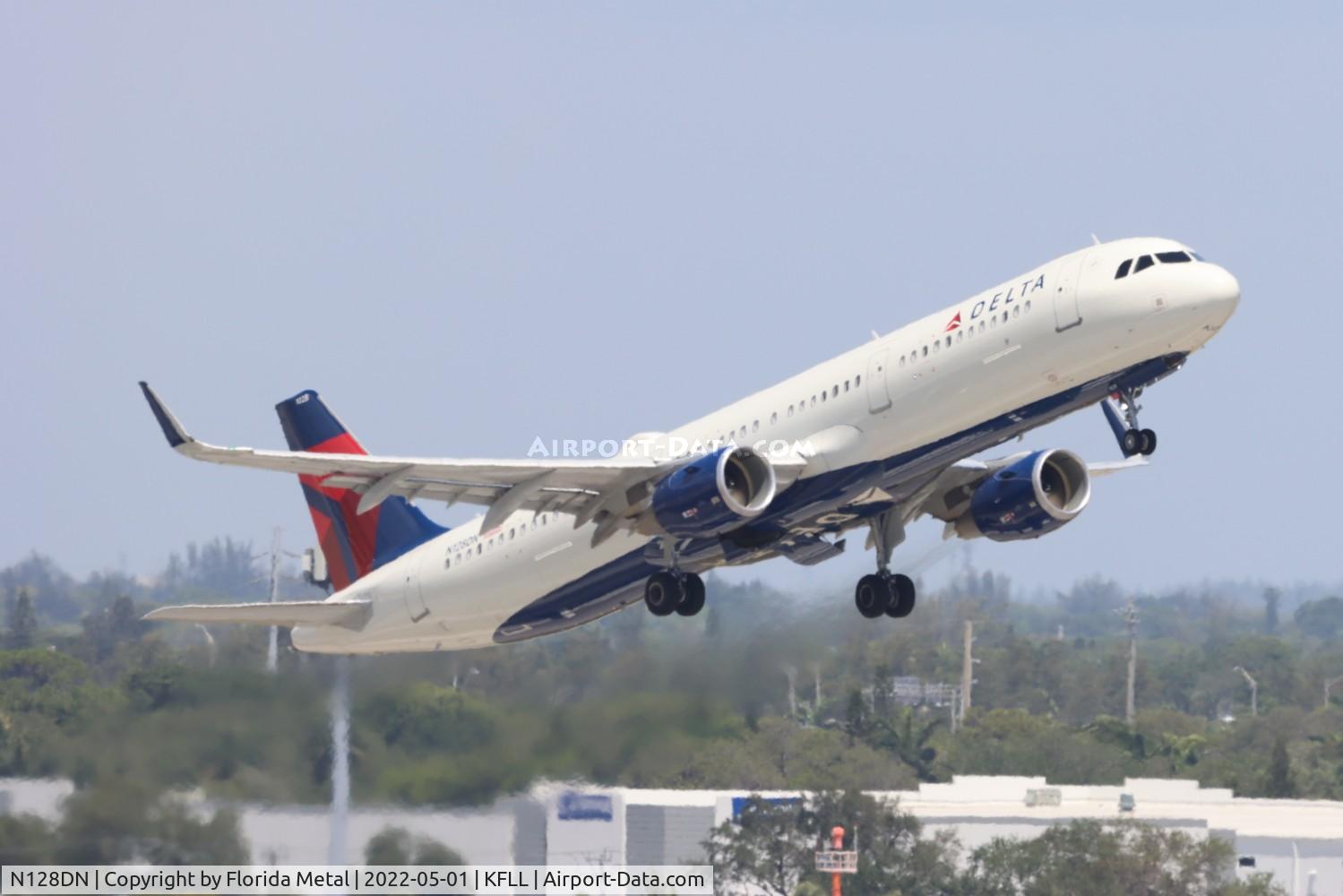 N128DN, 2021 Airbus A321-211 C/N 10300, FLL 2022