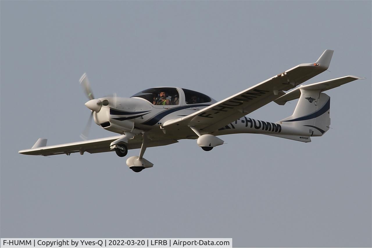 F-HUMM, Diamond DA-40 Diamond Star C/N D4.357, Diamond DA-40 Diamond Star, On final rwy 25L, Brest-Bretagne airport (LFRB-BES)