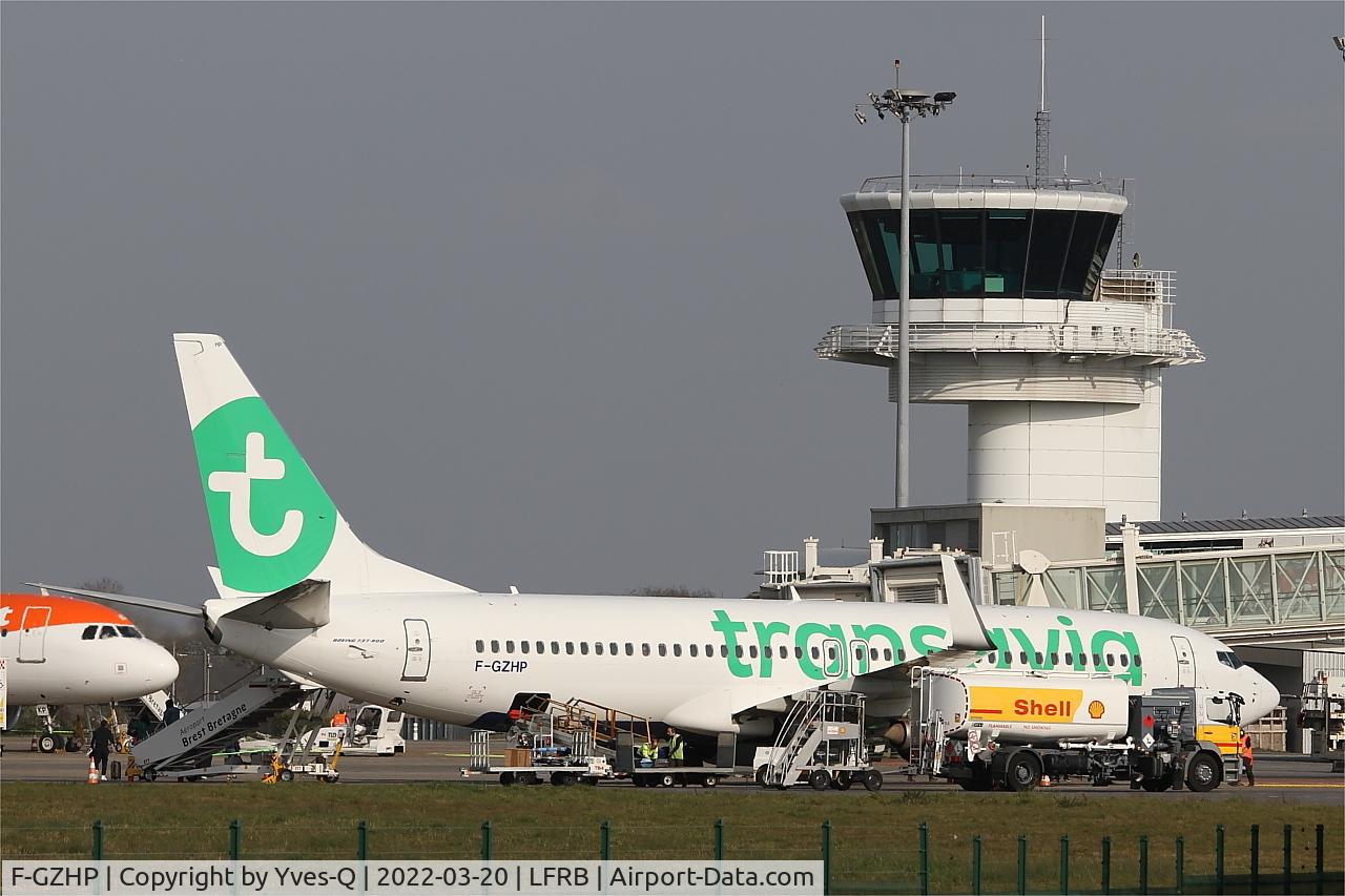 F-GZHP, 2000 Boeing 737-8K2 C/N 44566, Boeing 737-8K2, Refueling, Brest-Bretagne Airport (LFRB-BES)