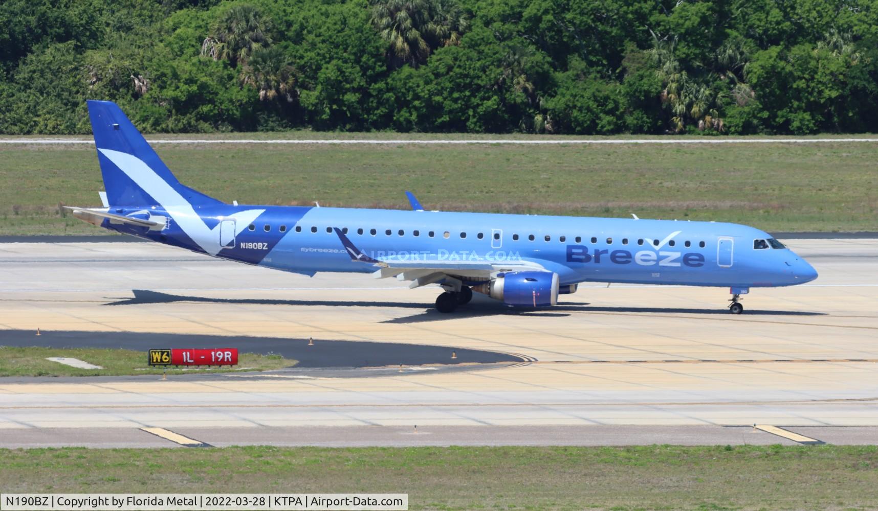 N190BZ, 2014 Embraer 195LR (ERJ-190-200LR) C/N 19000660, Breeze