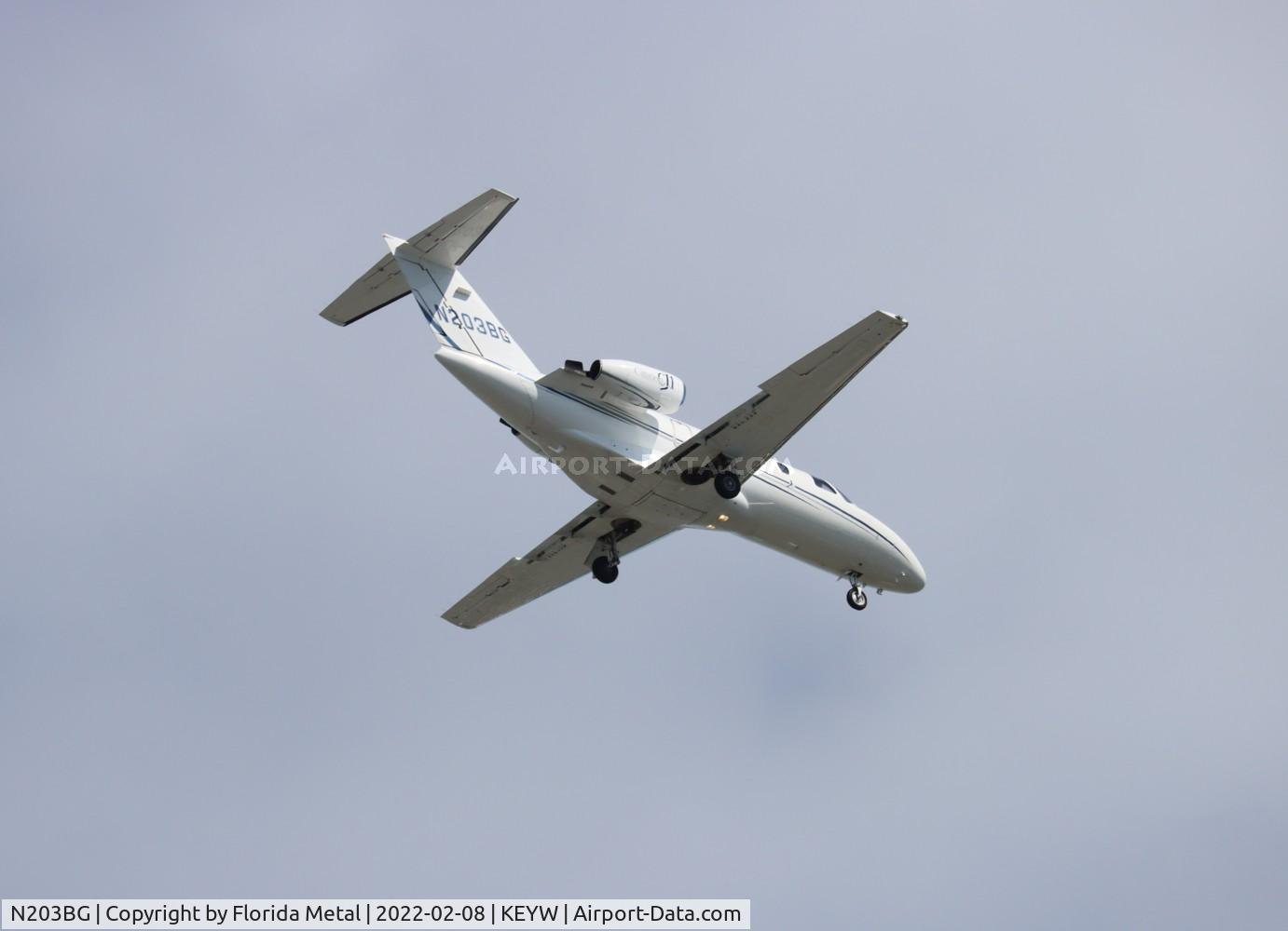 N203BG, 2000 Cessna 525 CitationJet CJ1 C/N 525-0378, EYW OFA 2022   - seen from Duval Street