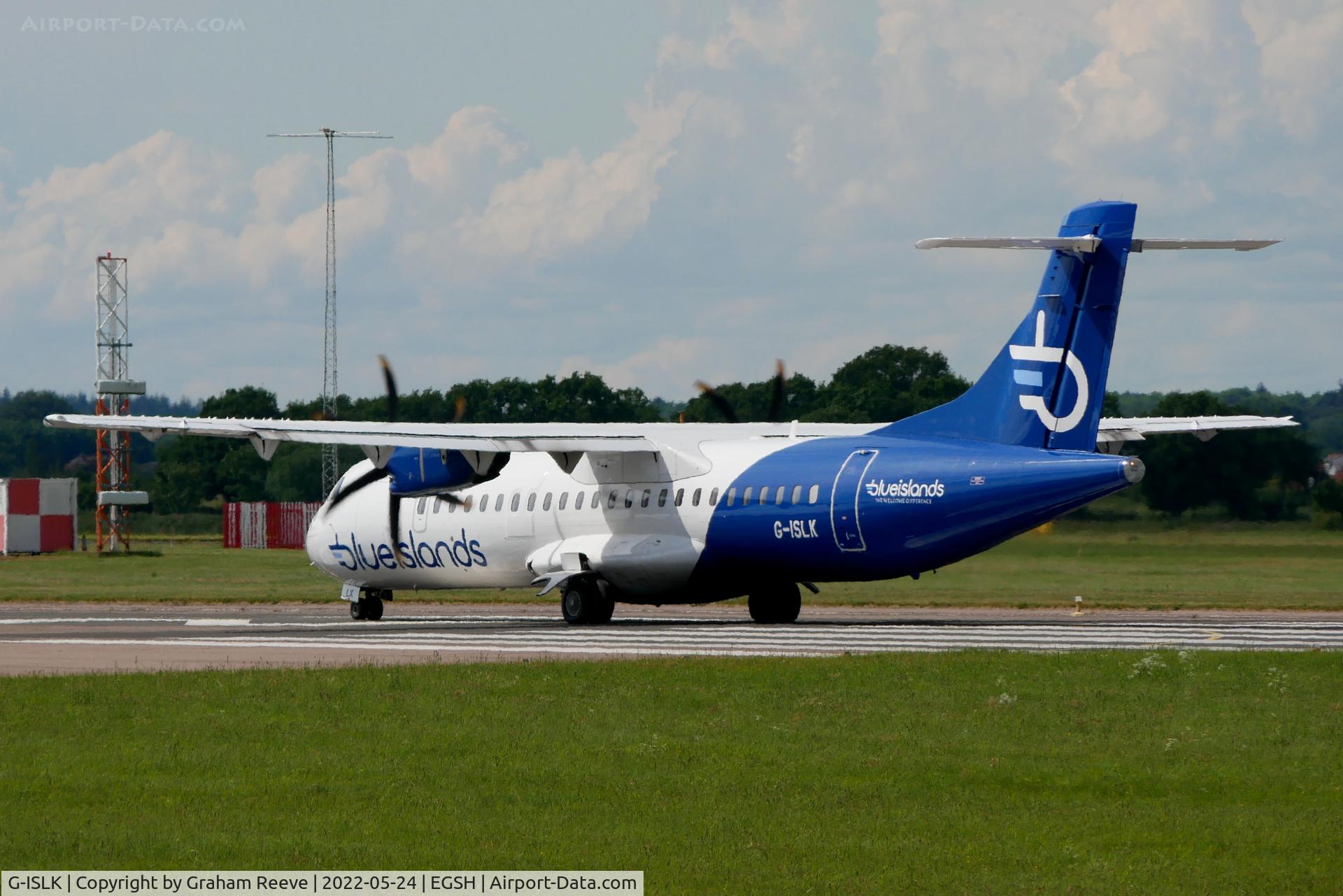 G-ISLK, 2000 ATR 72-212A C/N 634, Departing from Norwich,