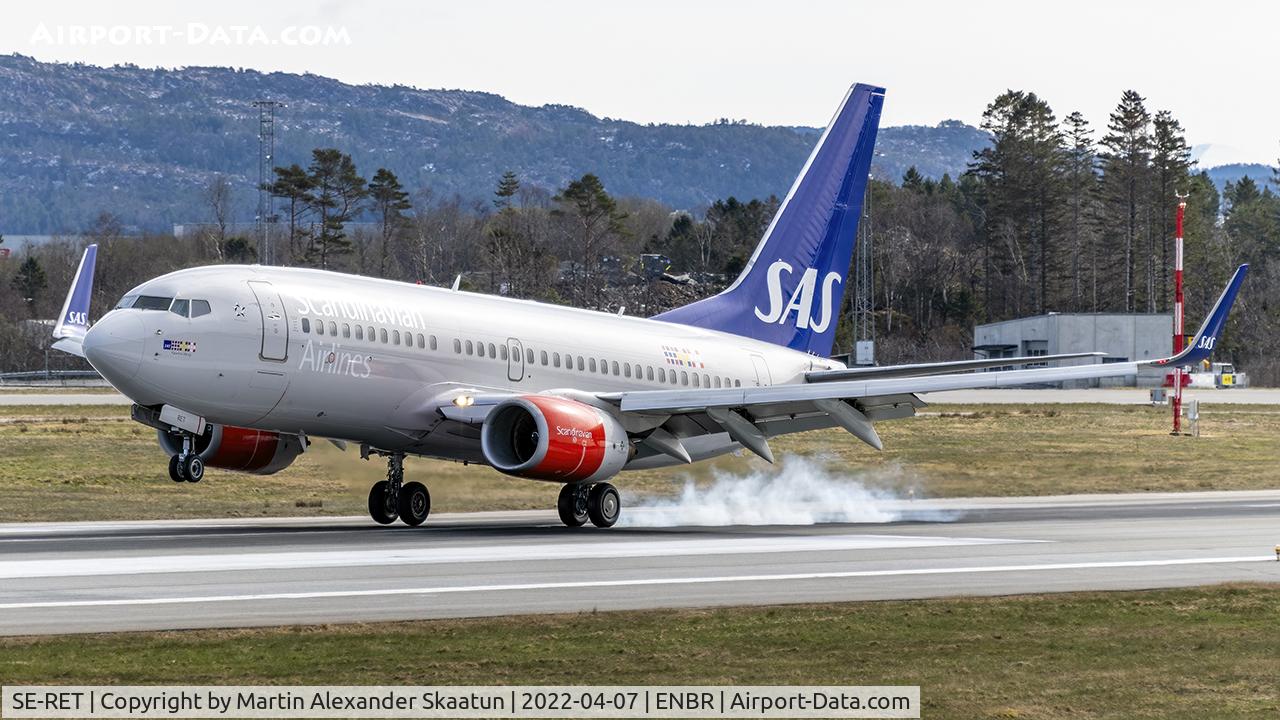 SE-RET, 2002 Boeing 737-76N C/N 32734, Landing rwy. 35.