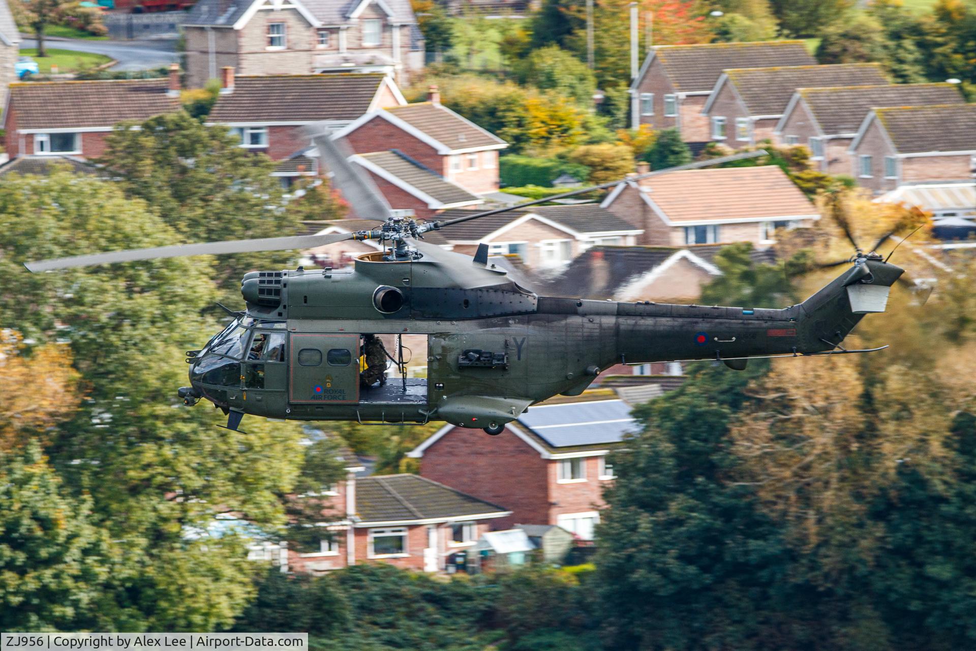 ZJ956, Aerospatiale Puma HC.2 C/N 1374, Through Usk Valley