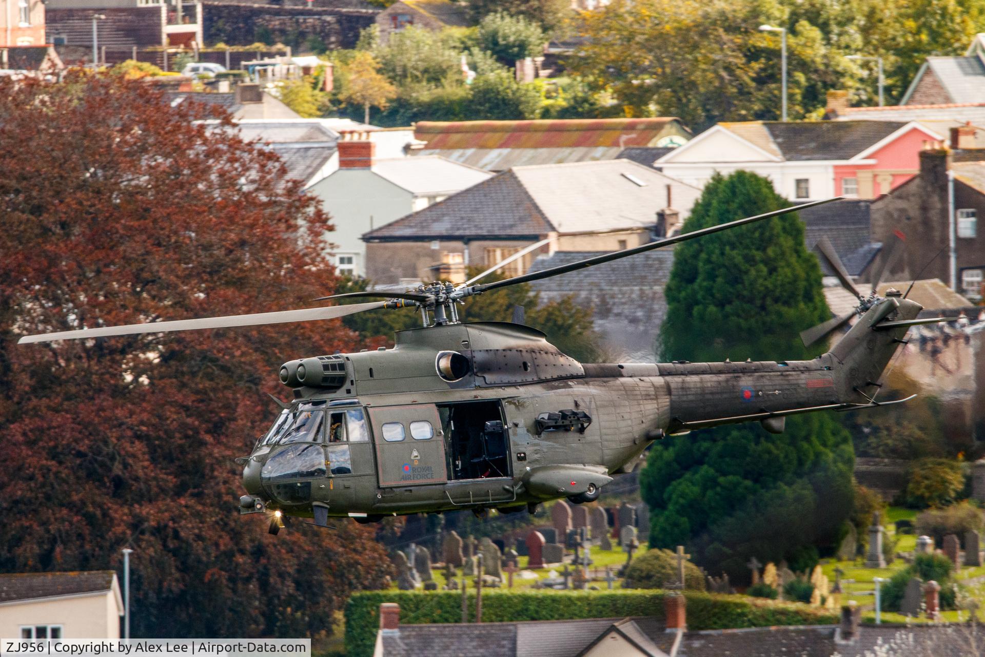 ZJ956, Aerospatiale Puma HC.2 C/N 1374, Through Usk Valley