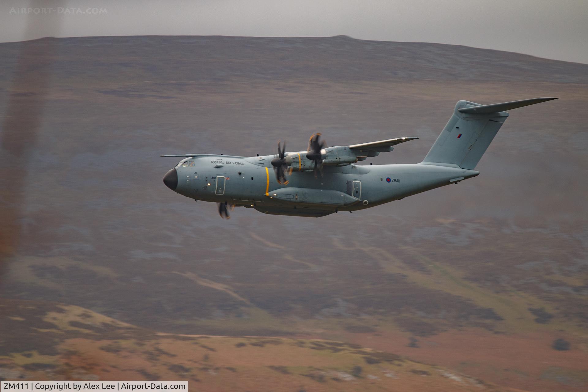 ZM411, 2016 Airbus A400M-180 Atlas C.1 C/N 039, Through the Usk Valley