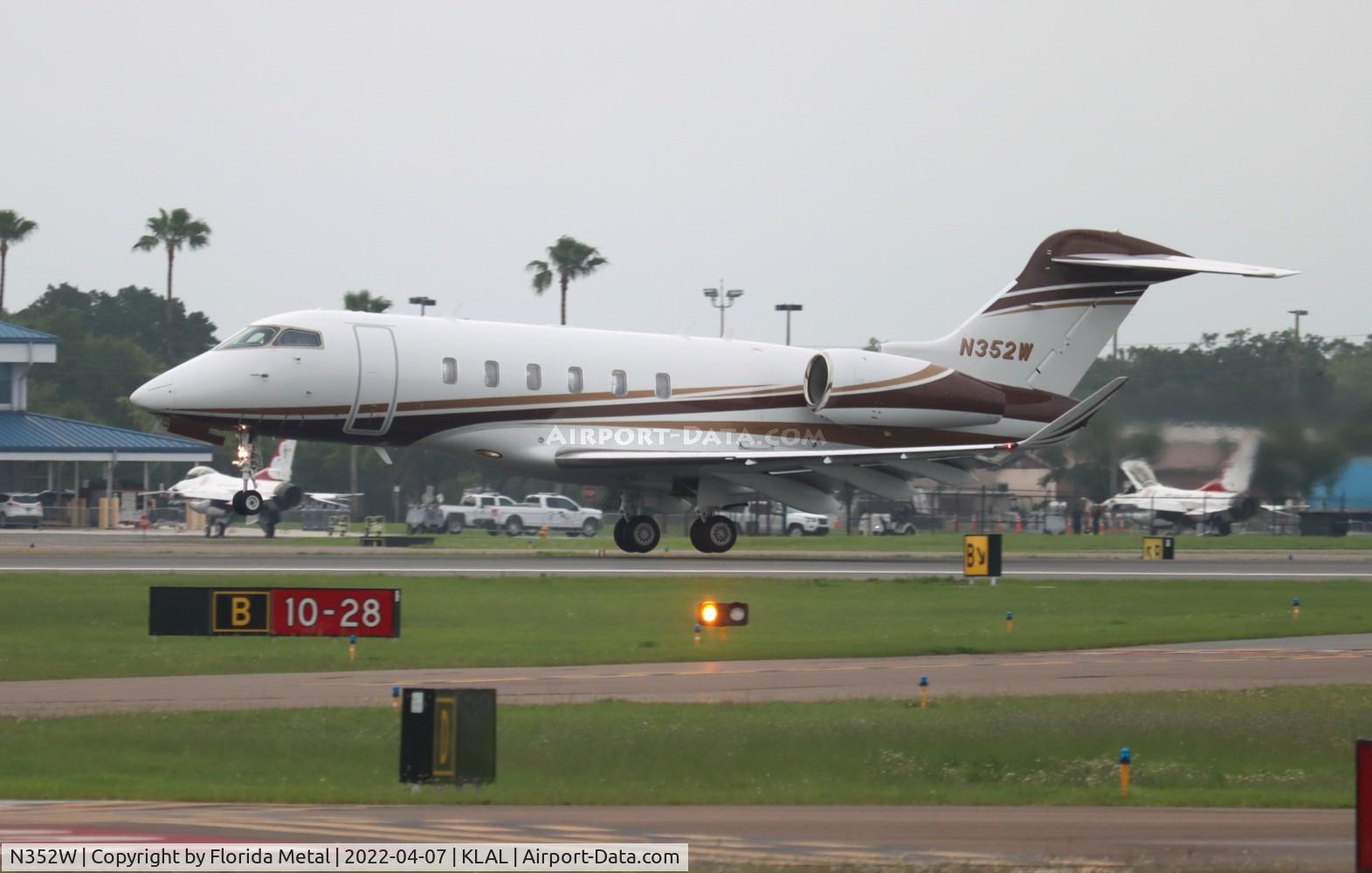 N352W, 2021 Bombardier BD-100-1A10 C/N 20872, Sun N Fun 2022