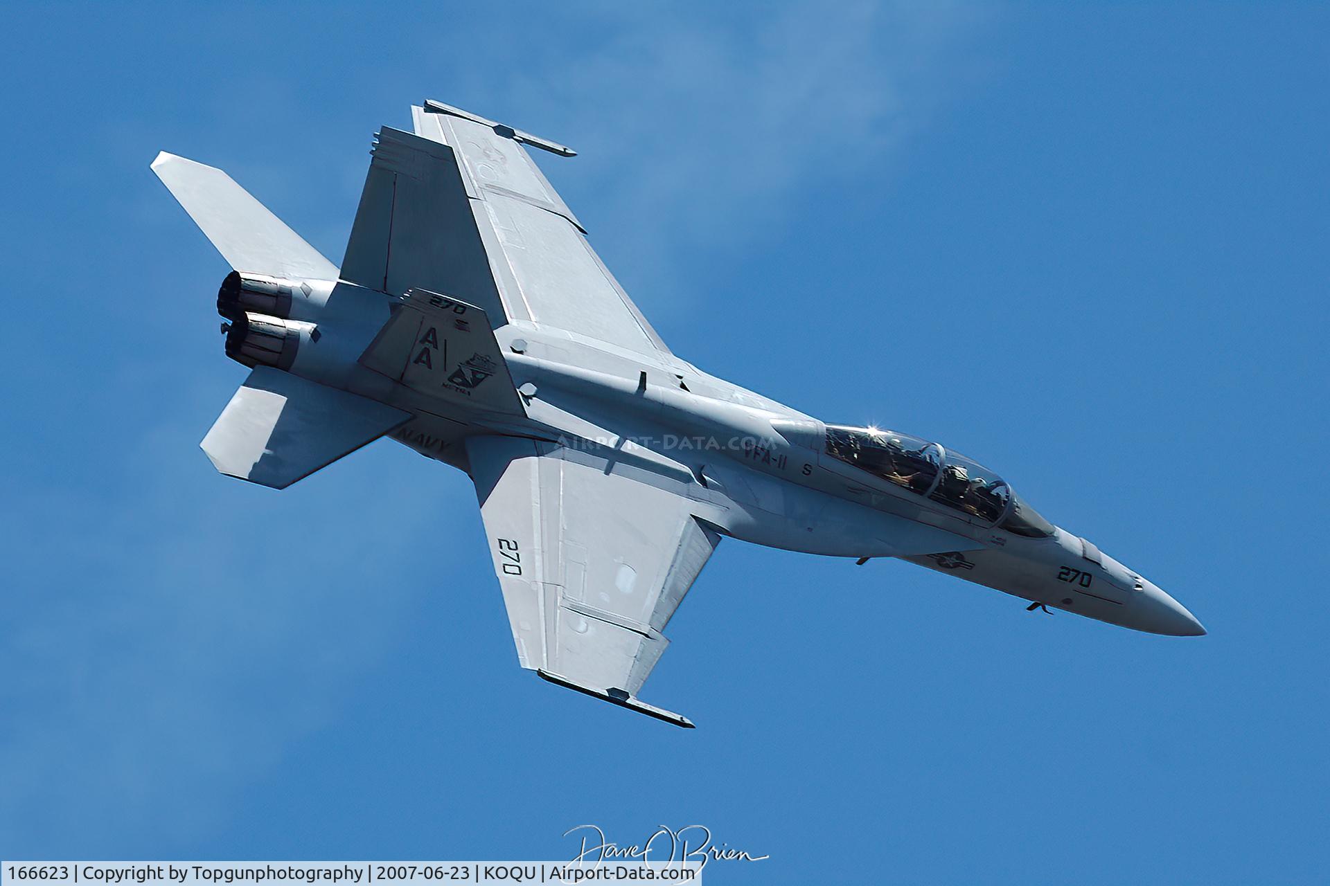 166623, Boeing F/A-18F Super Hornet C/N F116, Super Hornet Demo banana pass