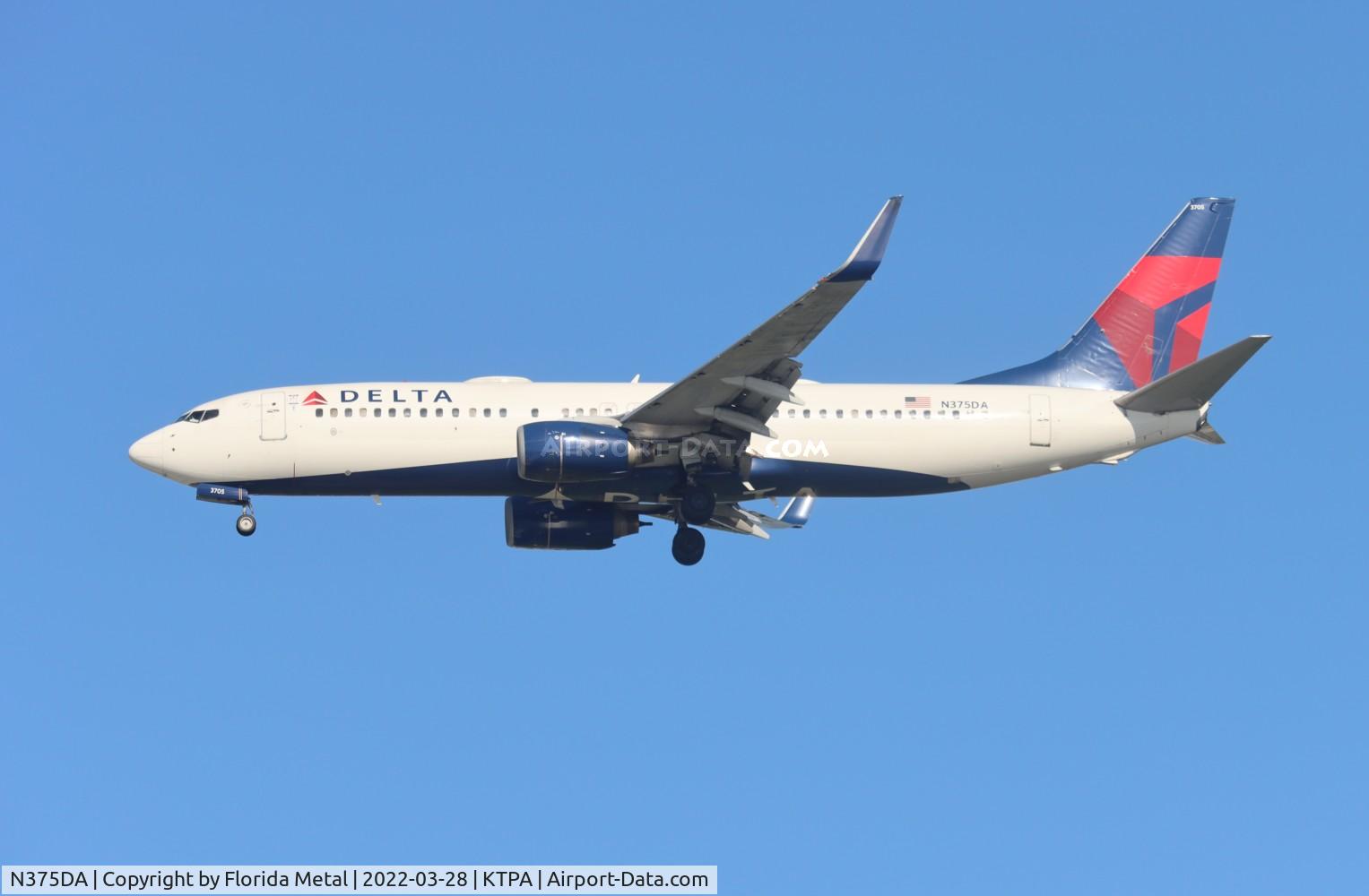N375DA, 1998 Boeing 737-832 C/N 29623, TPA 2022