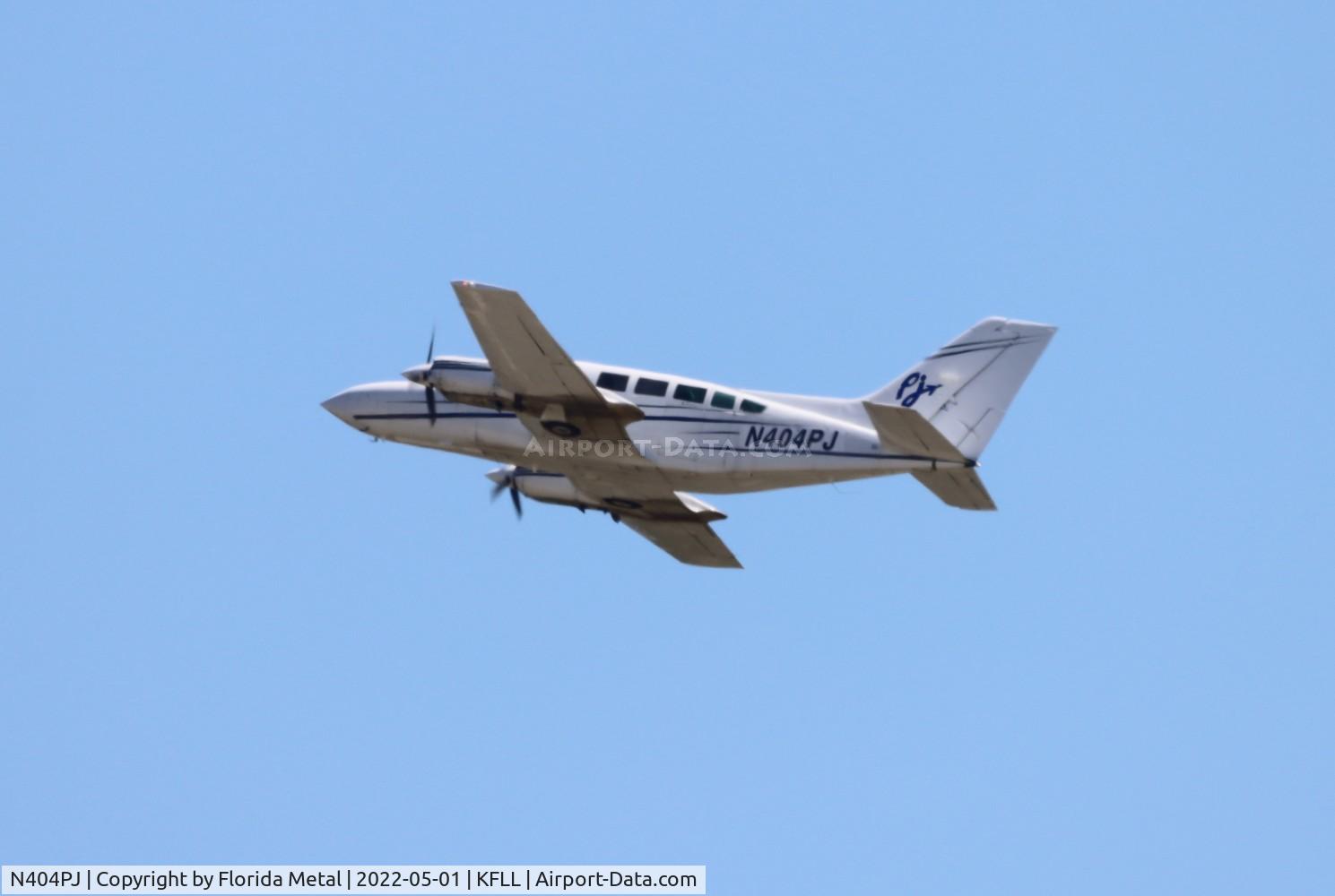 N404PJ, 1981 Cessna 402C Businessliner C/N 402C0513, FLL 2022