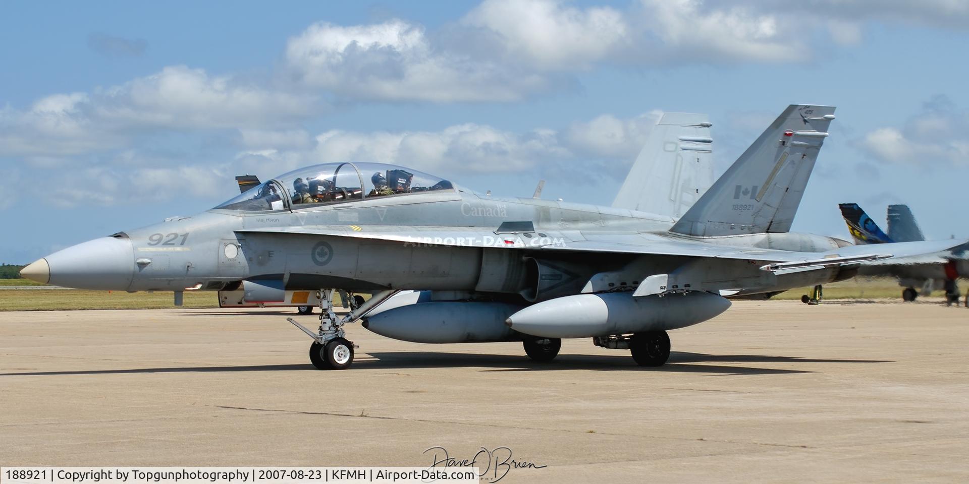 188921, 1985 McDonnell Douglas CF-188B Hornet C/N 0348/B057, Static Arrival